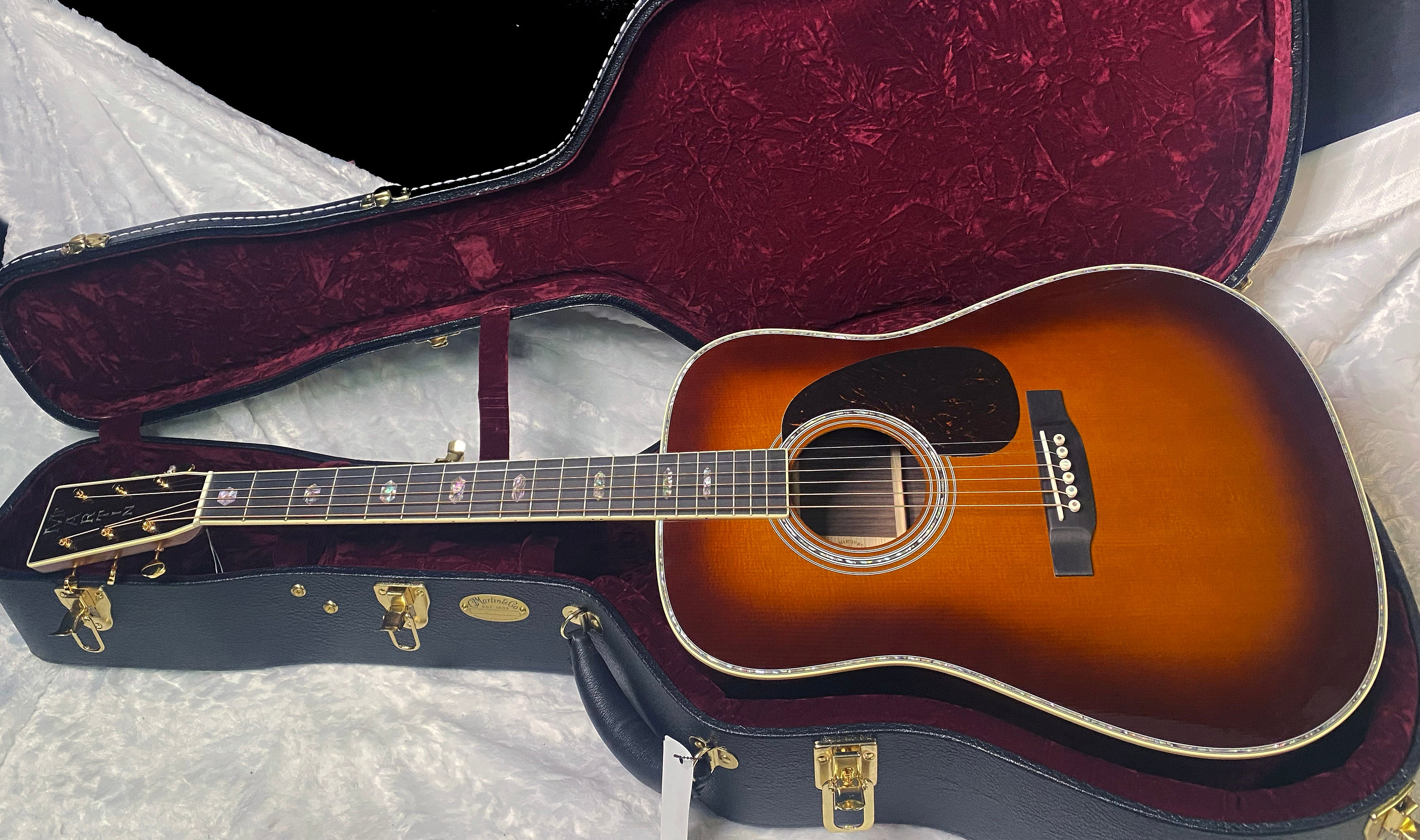 NEW ! Martin D-41 - 2025 Spec - 10Y25D41AMBERTONE - Authorized Dealer - Ambertone Finish - 4.4lbs - G06775