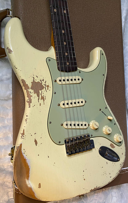 NEW! Fender Custom Shop 62 Heavy Relic Stratocaster - Vintage White - Authorized Dealer - Modern Spec - Handwound Pick Ups - 7.8 lbs - G05908