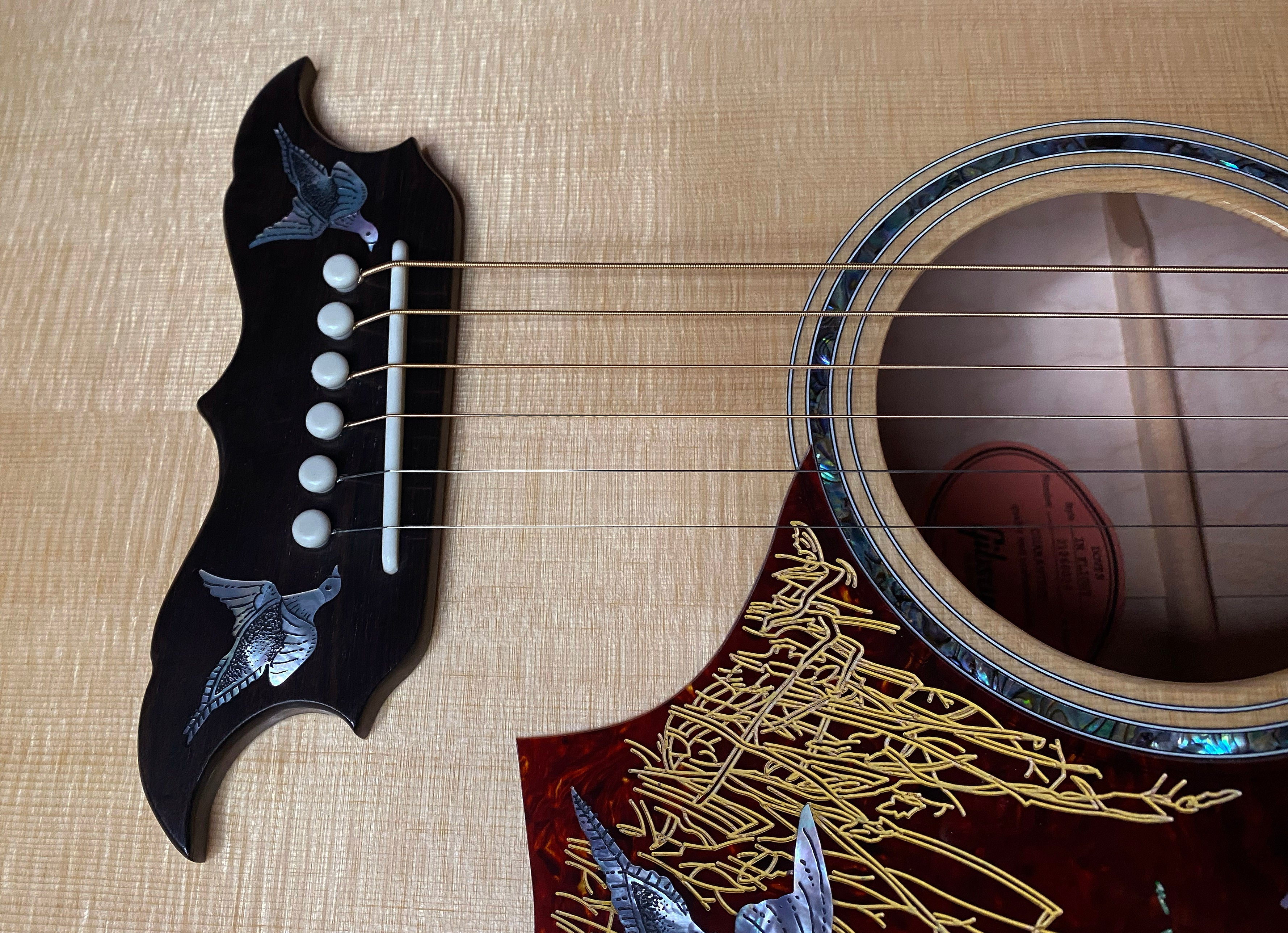NEW! Gibson Custom Shop Dove - Doves In Flight - Authorized Dealer - 4.85 lbs - G07410