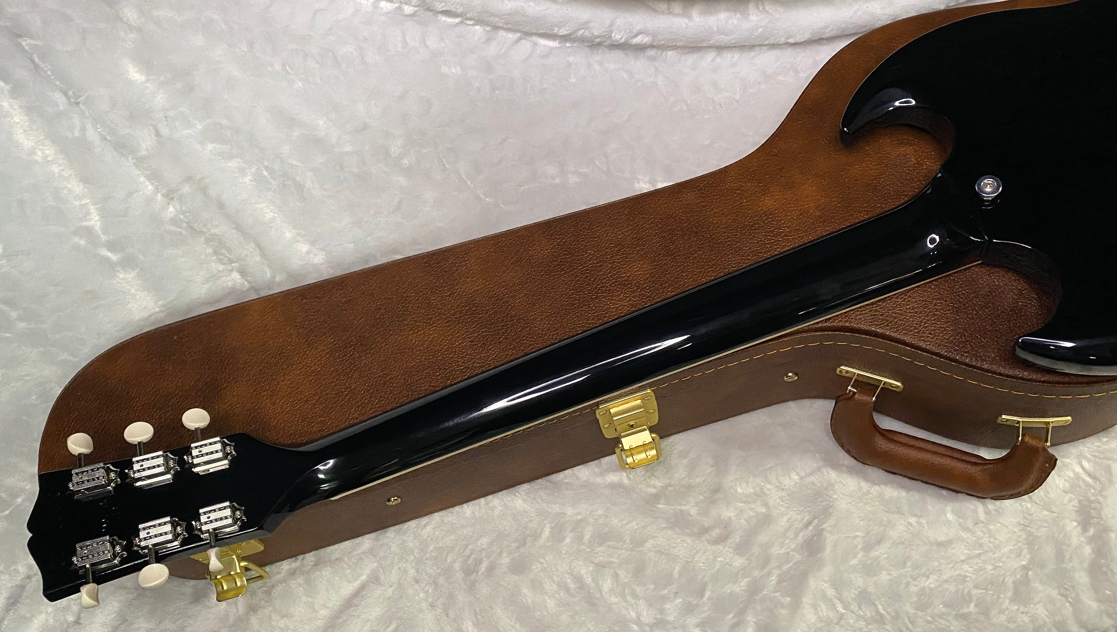 NEW! Gibson SG Special - Ebony Finish - Only 5.9 lbs - Authorized Dealer - P-90's - G07280