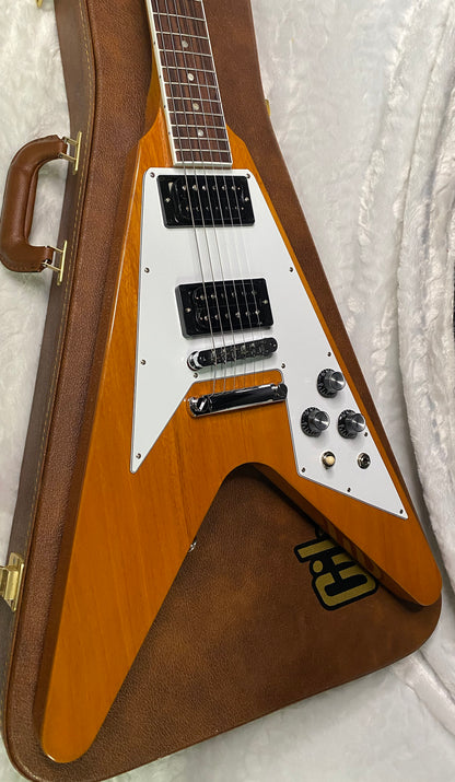 NEW! Gibson '70s Flying V - Antique Natural - Only 6.9 lbs - Original Case - Authorized Dealer - G07360