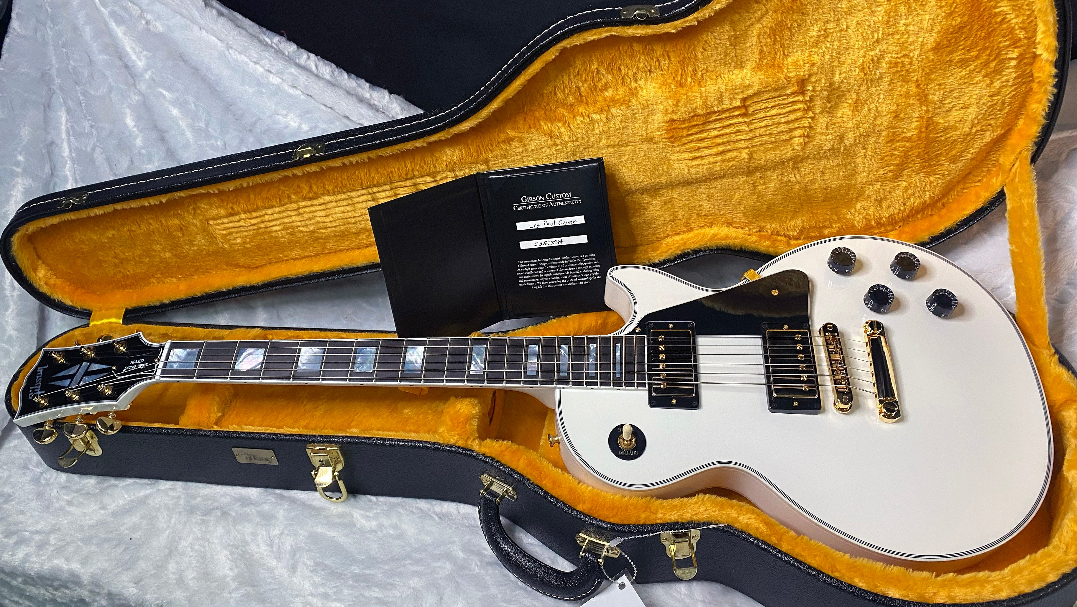 NEW! Gibson Les Paul Custom - Alpine White - Ebony Board - Authorized Dealer - 10lbs - G06473