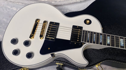 NEW! Gibson Les Paul Custom - Alpine White - Ebony Board - Authorized Dealer - Only 9.5lbs - G06446