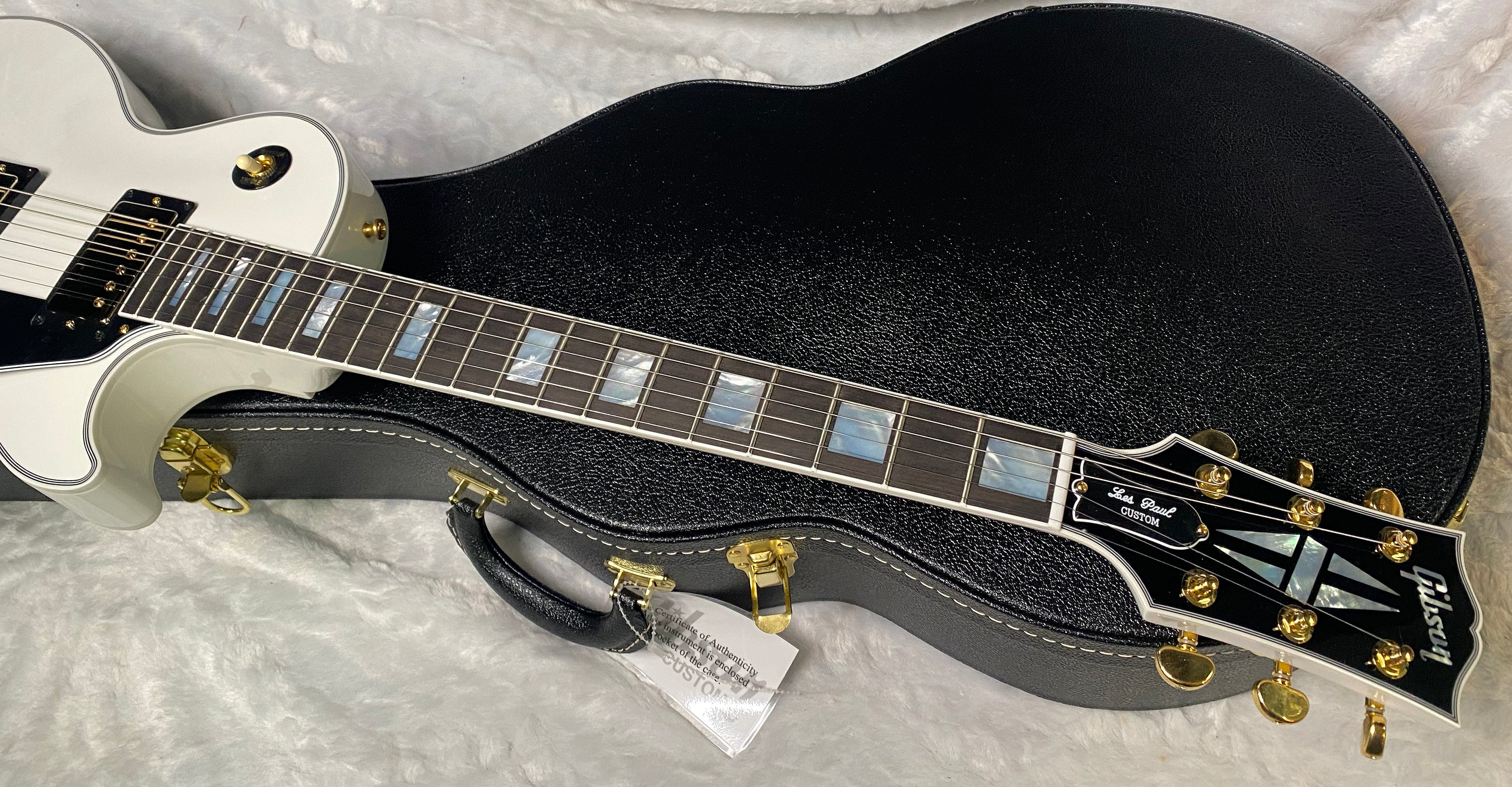 NEW! Gibson Les Paul Custom - Alpine White - Ebony Board - Authorized Dealer - Only 9.5lbs - G06446