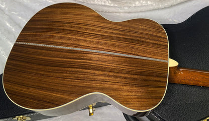 NEW! Martin 00028EC Eric Clapton Signature - Sunburst Finish - Authorized Dealer - 4.1lbs - G06780