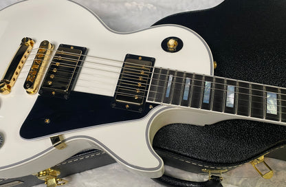 NEW! Gibson Les Paul Custom - Alpine White - Ebony Board - Authorized Dealer - 10.65lbs - G06422