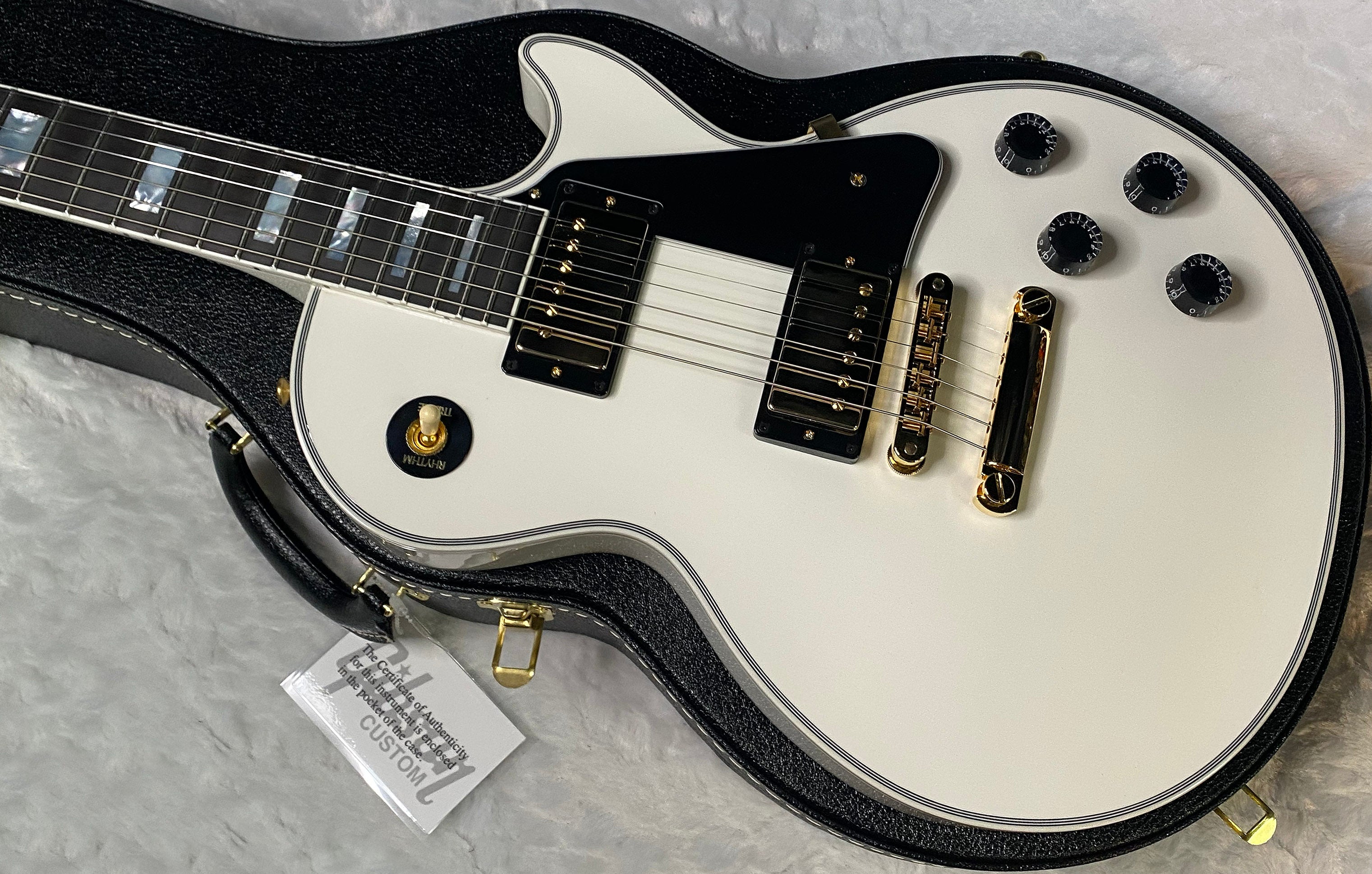 NEW! Gibson Les Paul Custom - Alpine White - Ebony Board - Authorized Dealer - 10.65lbs - G06422
