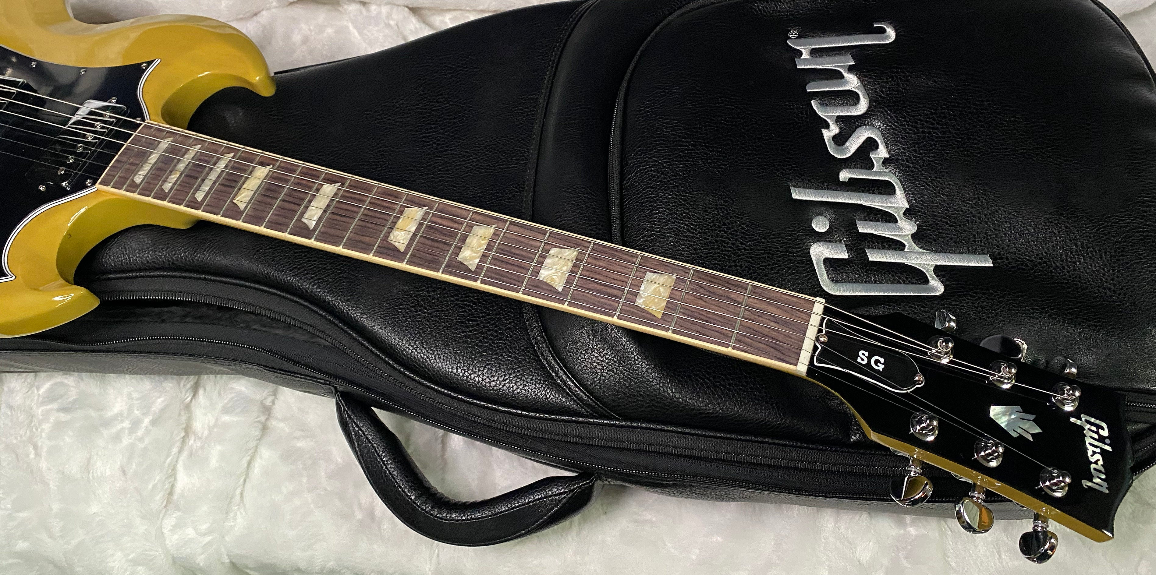NEW ! Gibson SG Standard TV Yellow Finish - Original Gibson Leather Gig Bag - Authorized Dealer - Only 6.8 lbs - G07276