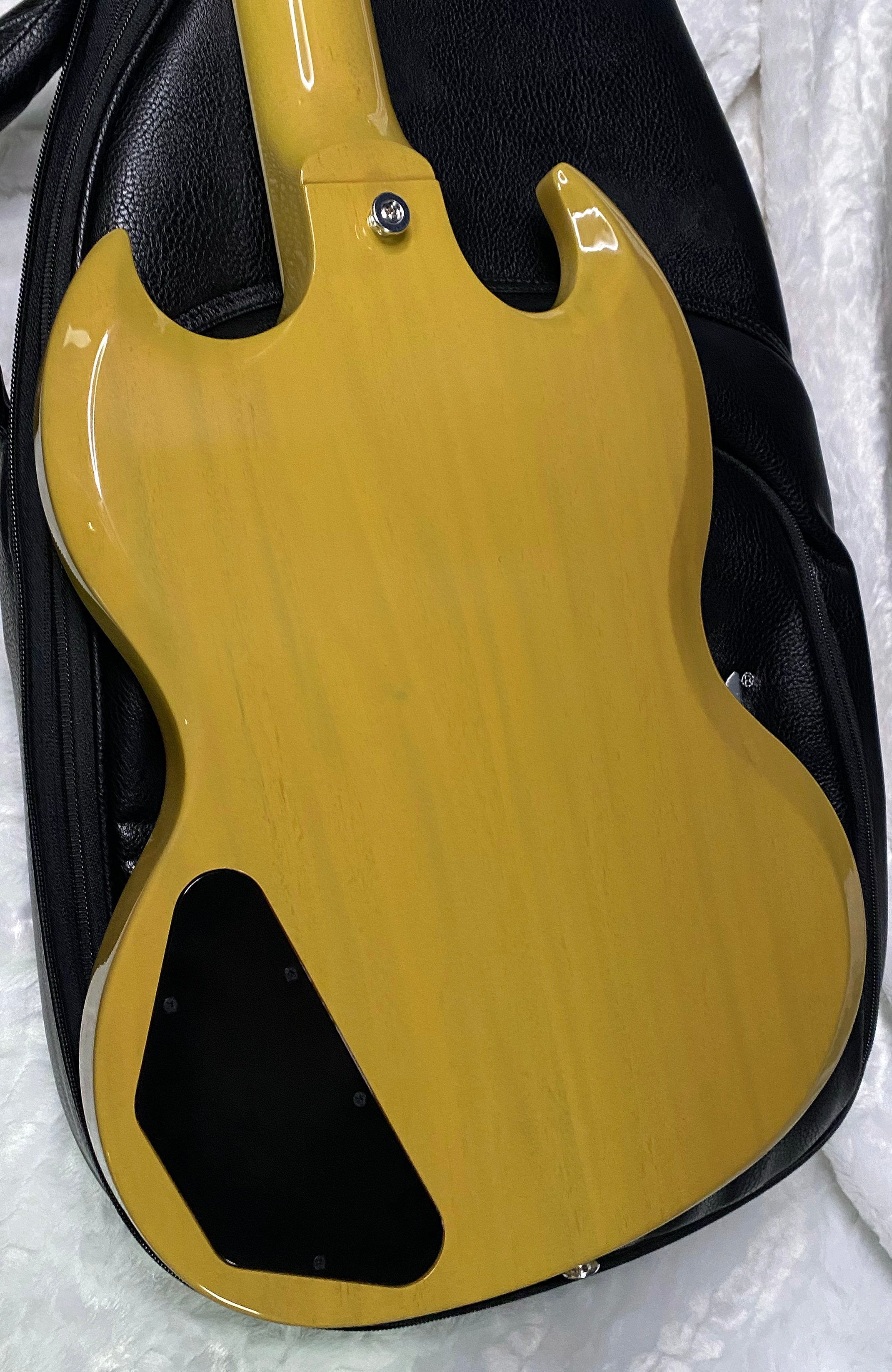 NEW ! Gibson SG Standard TV Yellow Finish - Original Gibson Leather Gig Bag - Authorized Dealer - Only 6.8 lbs - G07276