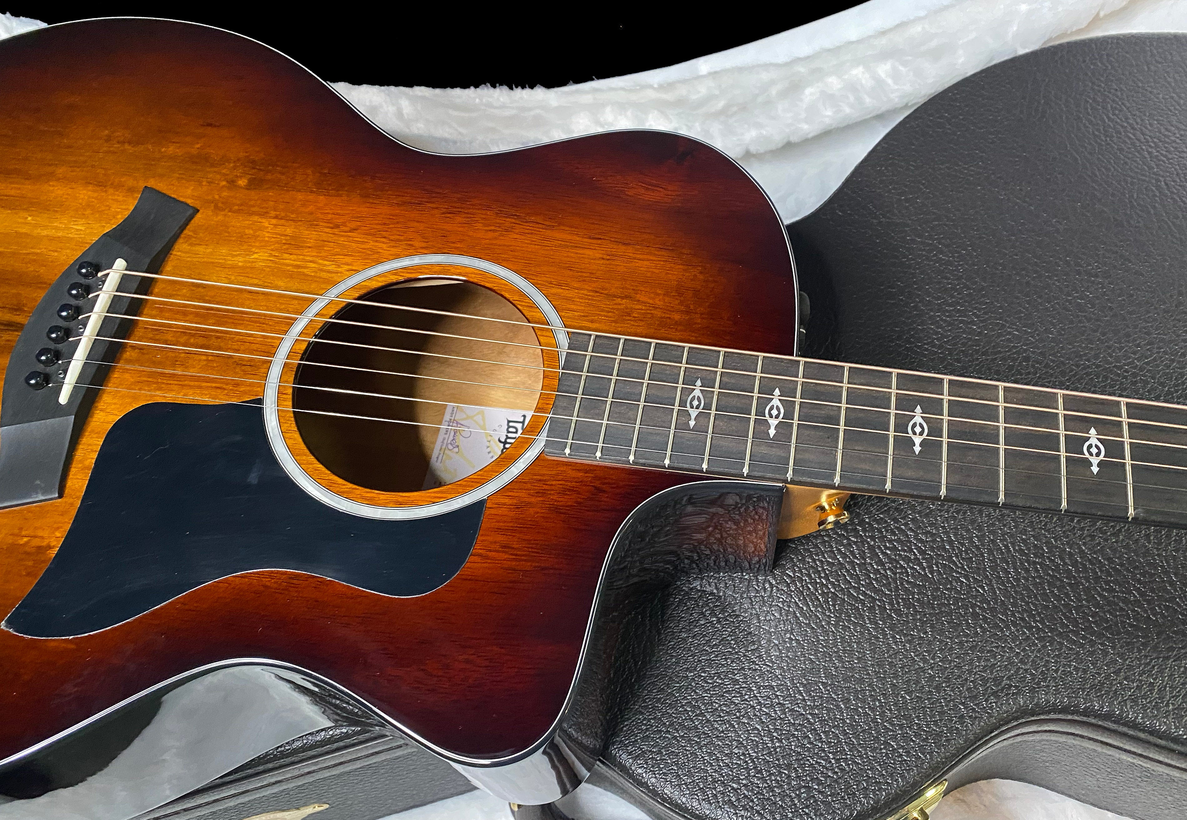 NEW! Taylor 224ce-K DLX Grand Auditorium Acoustic-Electric Guitar - Tobacco - 4.65lbs - Authorized Dealer - G06213