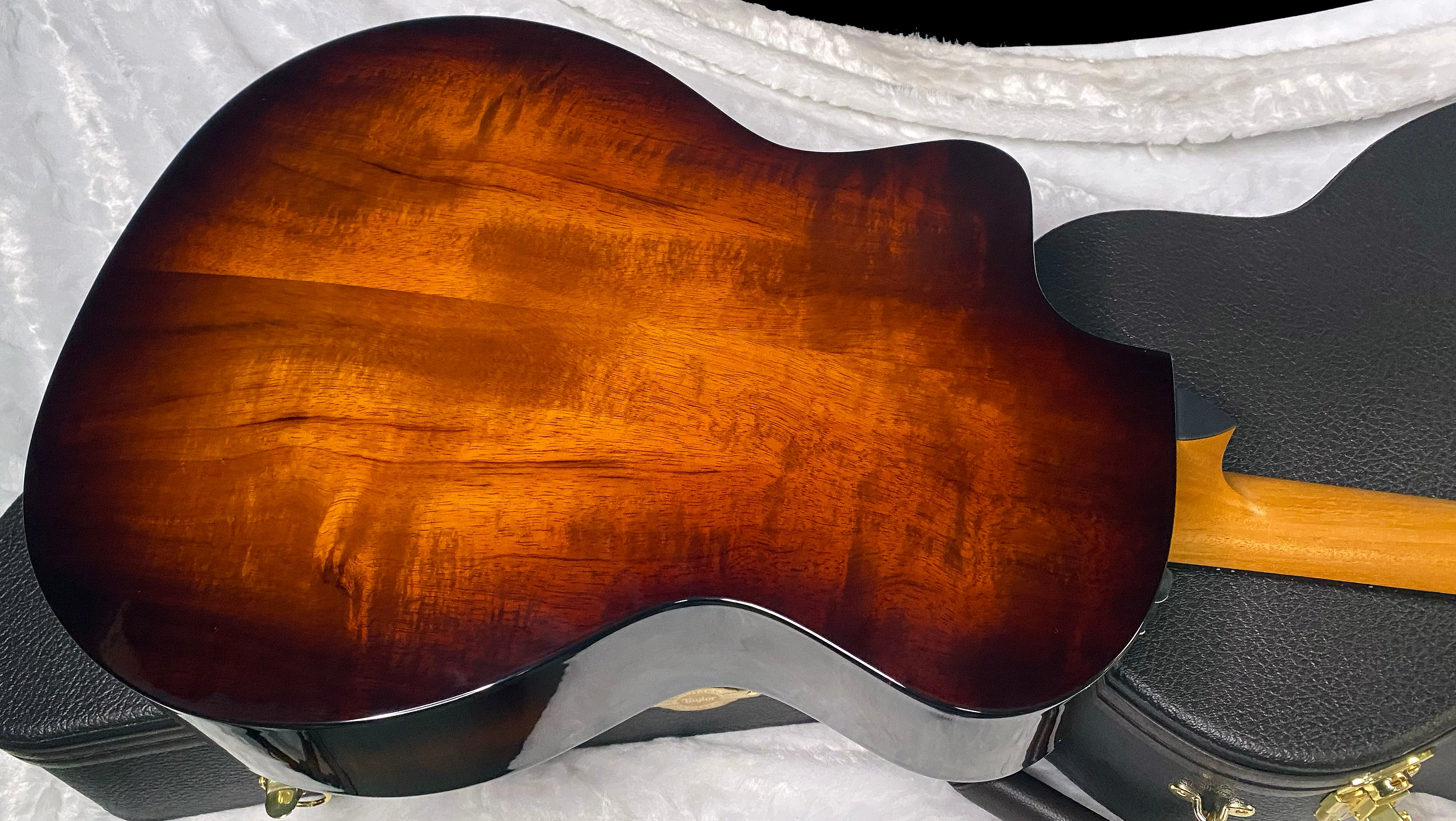 NEW! Taylor 224ce-K DLX Grand Auditorium Acoustic-Electric Guitar - Tobacco - 4.65lbs - Authorized Dealer - G06213