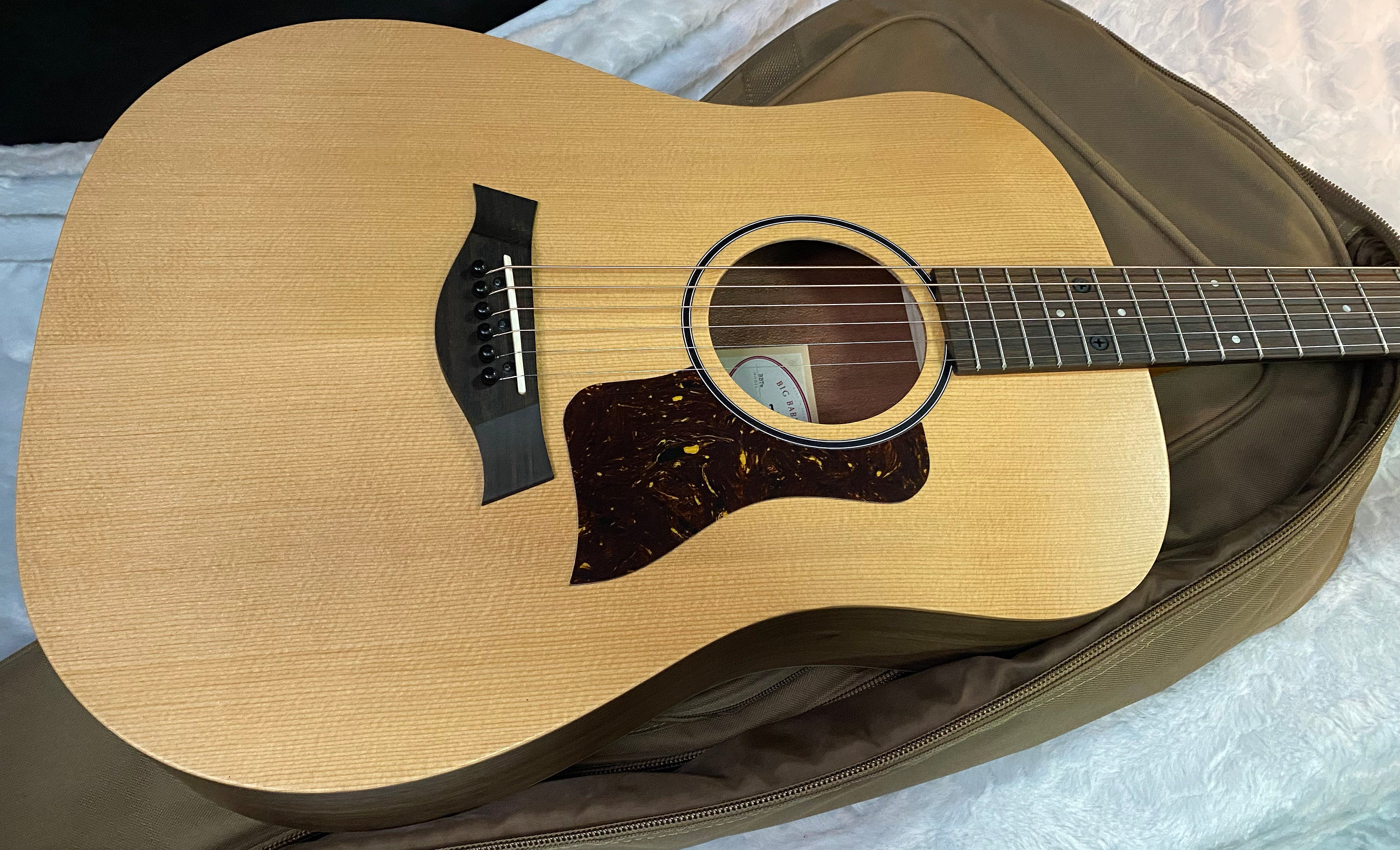NEW! Taylor Big Baby Taylor BBTe Acoustic-electric Guitar - Natural Sitka Spruce - 4lbs - Authorized Dealer - G06258