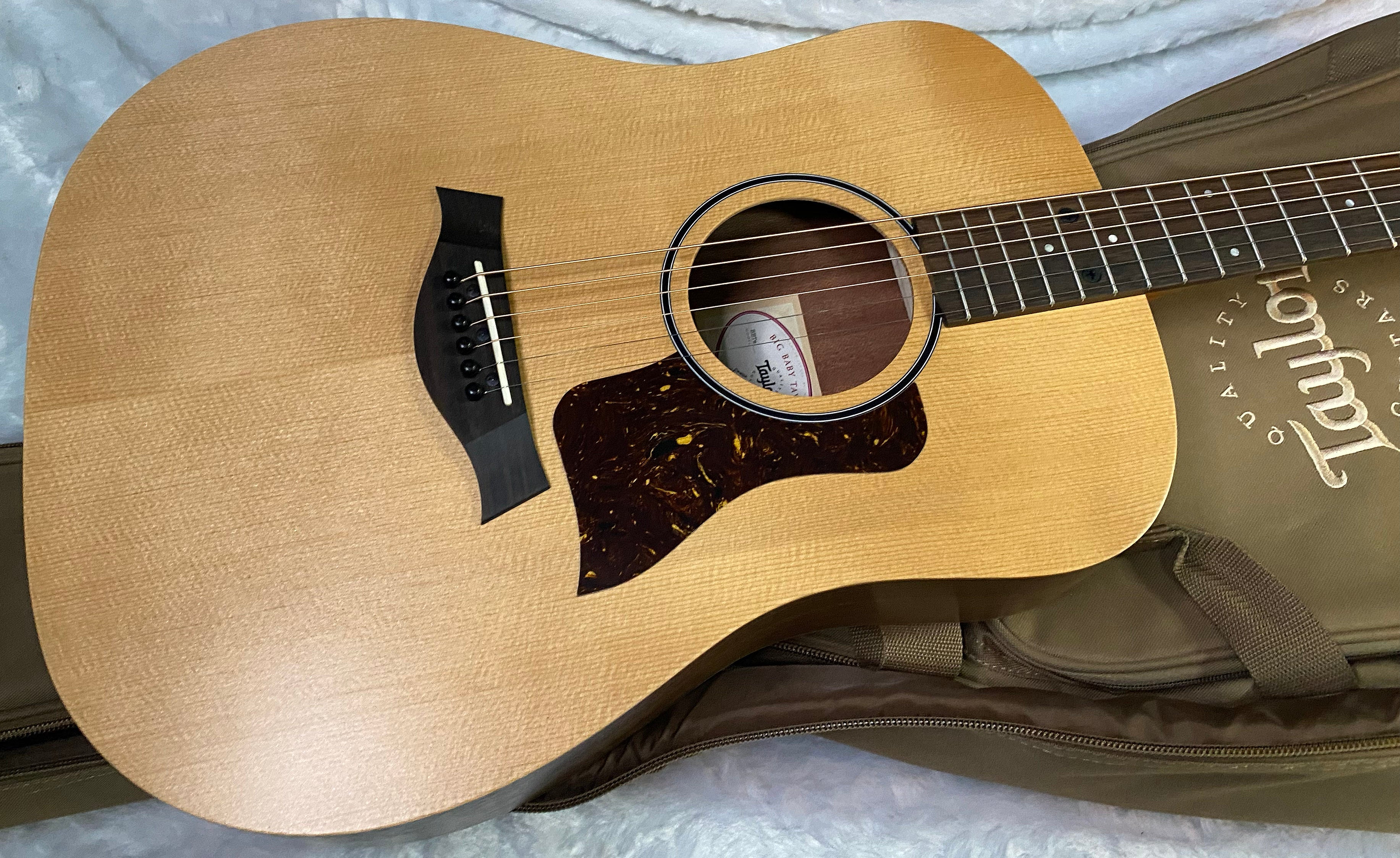 NEW! Taylor Big Baby Taylor BBTe Acoustic-electric Guitar - Natural Sitka Spruce - 4lbs - Authorized Dealer - G06258