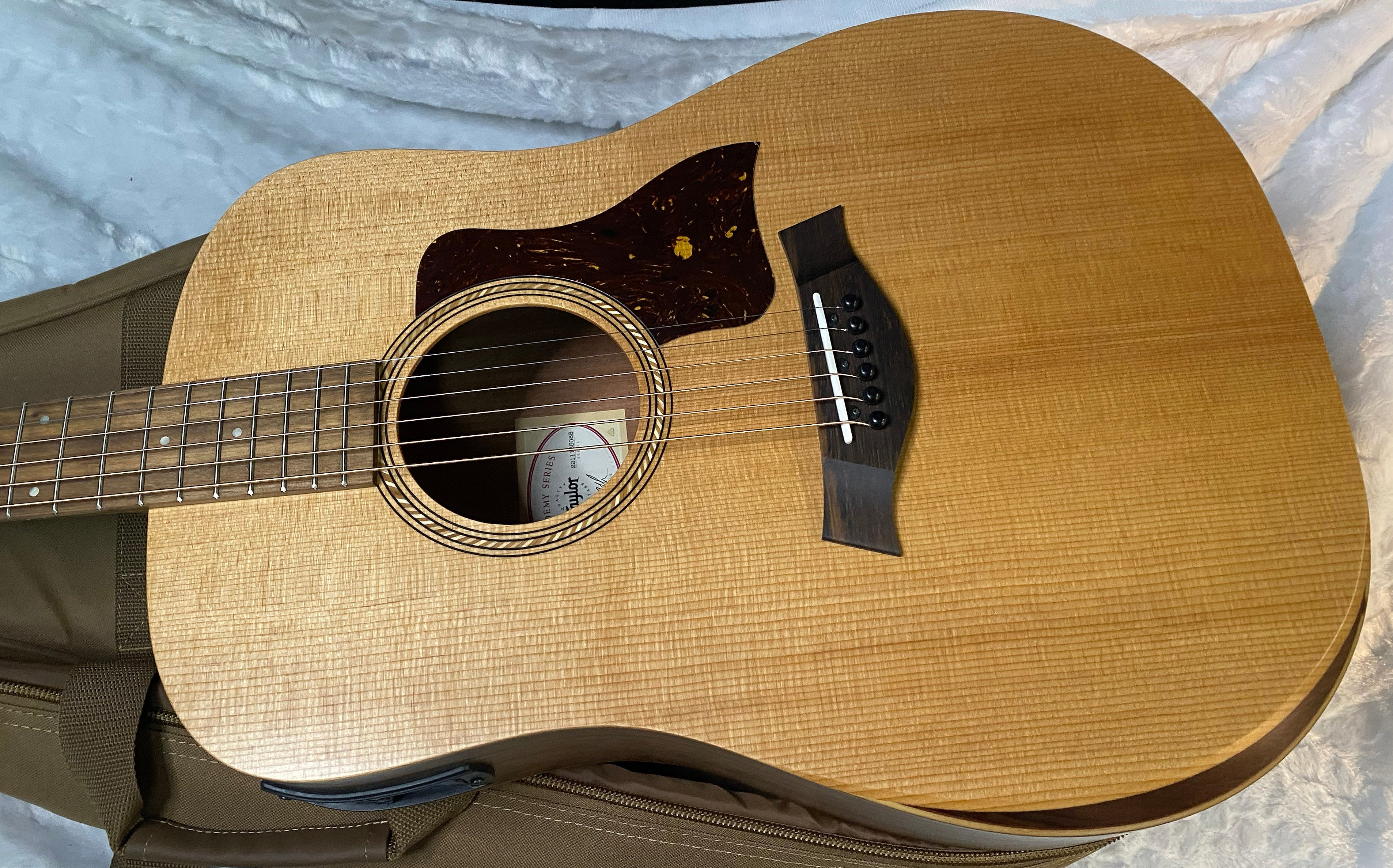NEW! Taylor Academy 10e Acoustic-Electric Guitar - Natural - 4lbs - Authorized Dealer - G06199