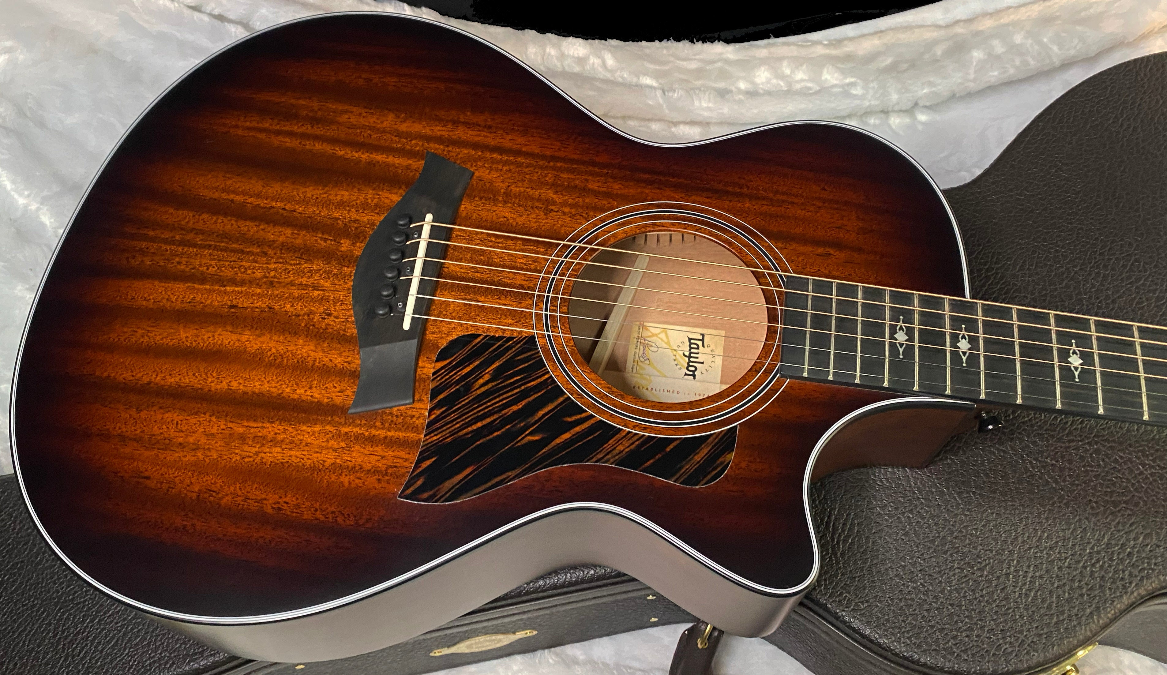 NEW! Taylor 322ce V-Class Grand Concert Acoustic-Electric Guitar - Tobacco - Authorized Dealer - 4.4lbs G06285