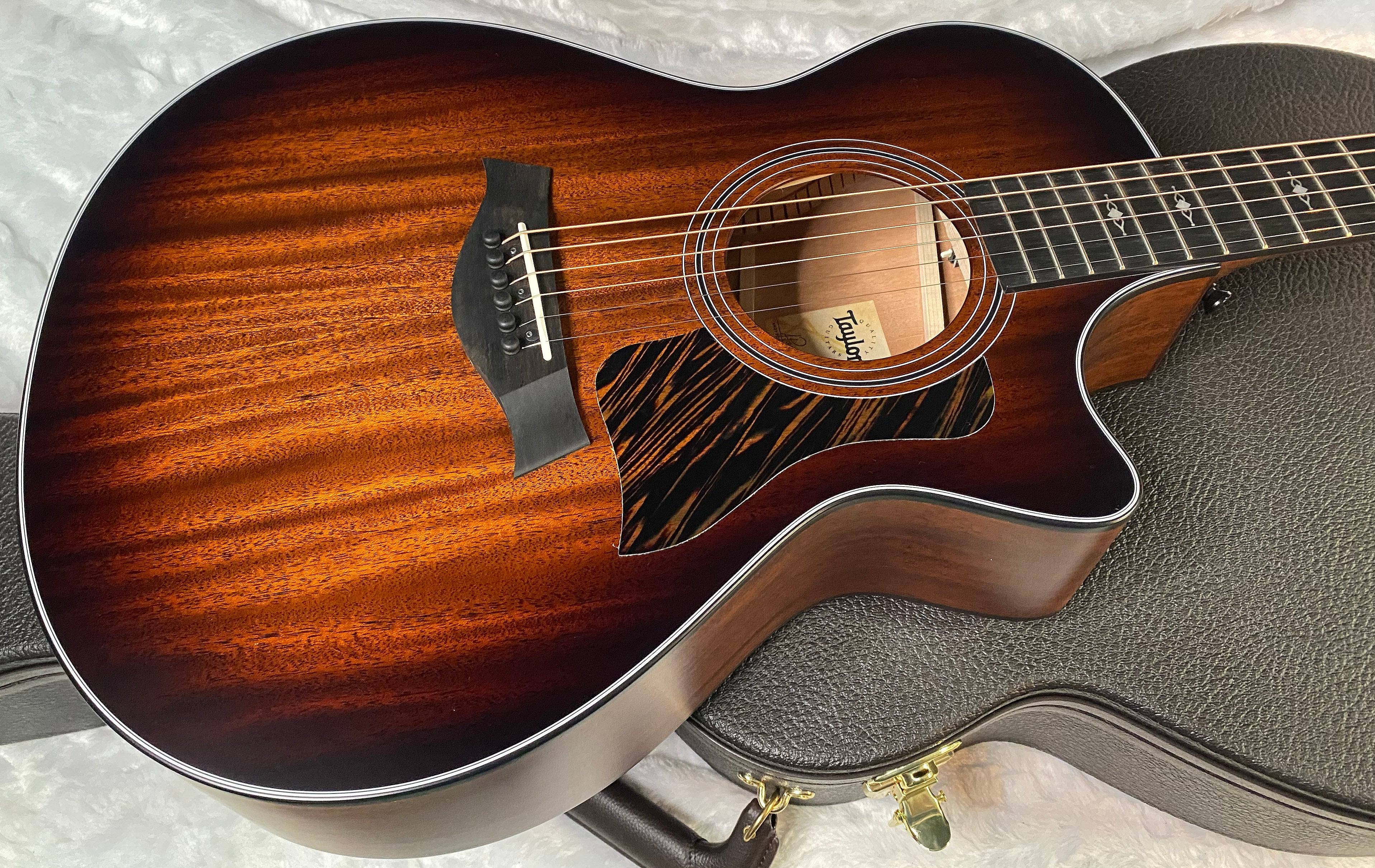 NEW! Taylor 322ce V-Class Grand Concert Acoustic-Electric Guitar - Tobacco - Authorized Dealer - 4.4lbs G06285