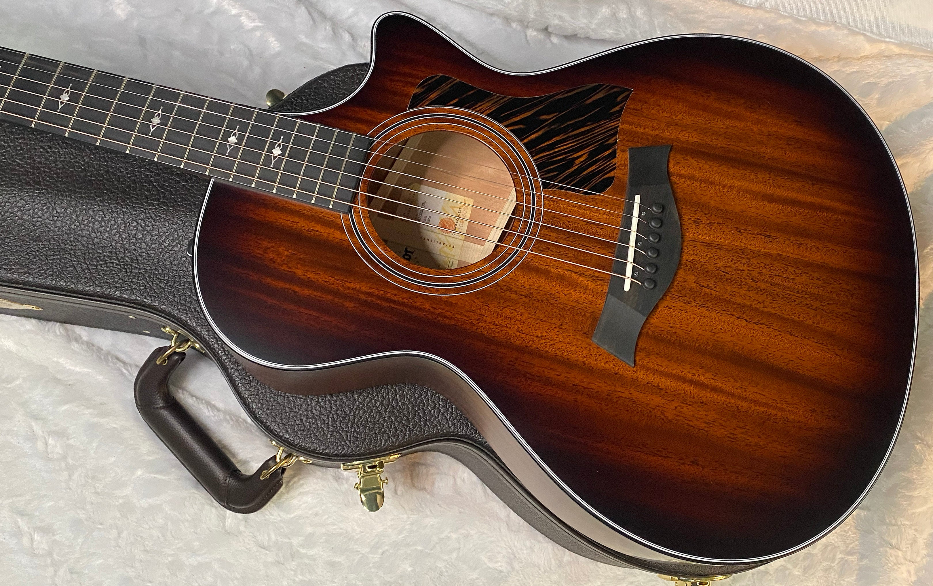 NEW! Taylor 322ce V-Class Grand Concert Acoustic-Electric Guitar - Tobacco - Authorized Dealer - 4.4lbs G06285