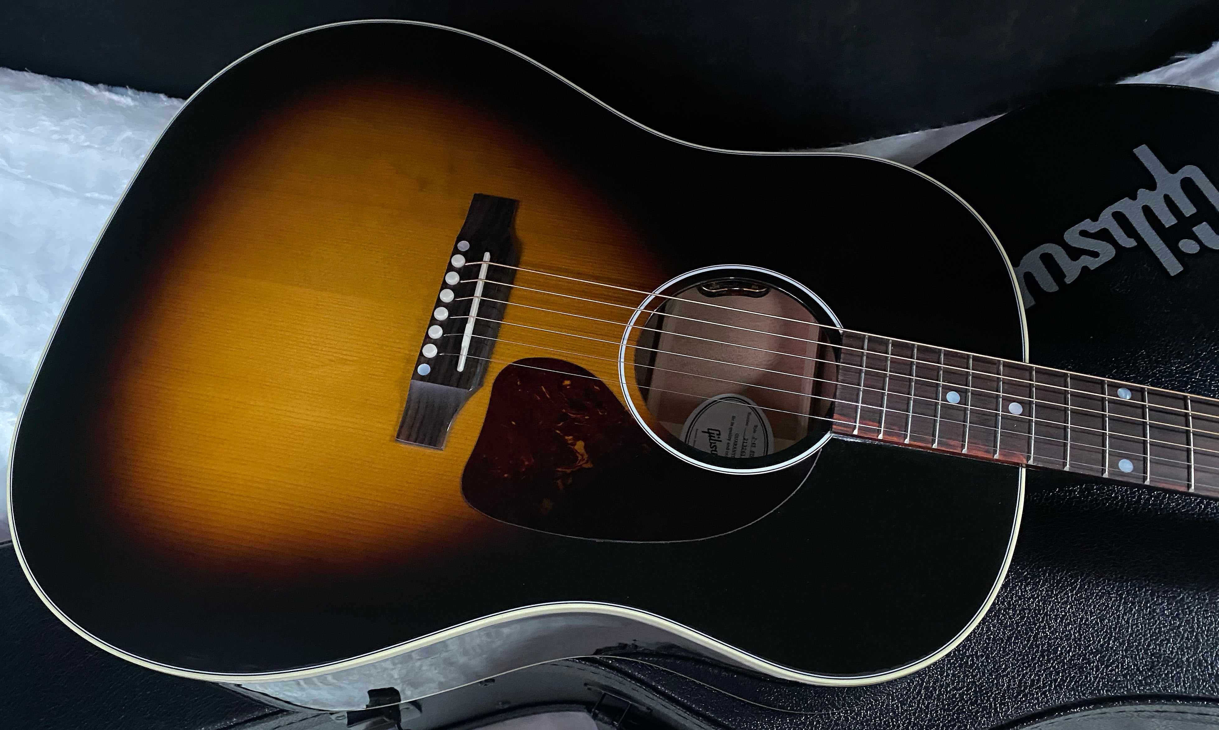 NEW! Gibson J-45 Standard Acoustic Electric Guitar - Vintage Sunburst - Authorized Dealer - 4.5lbs - G07423