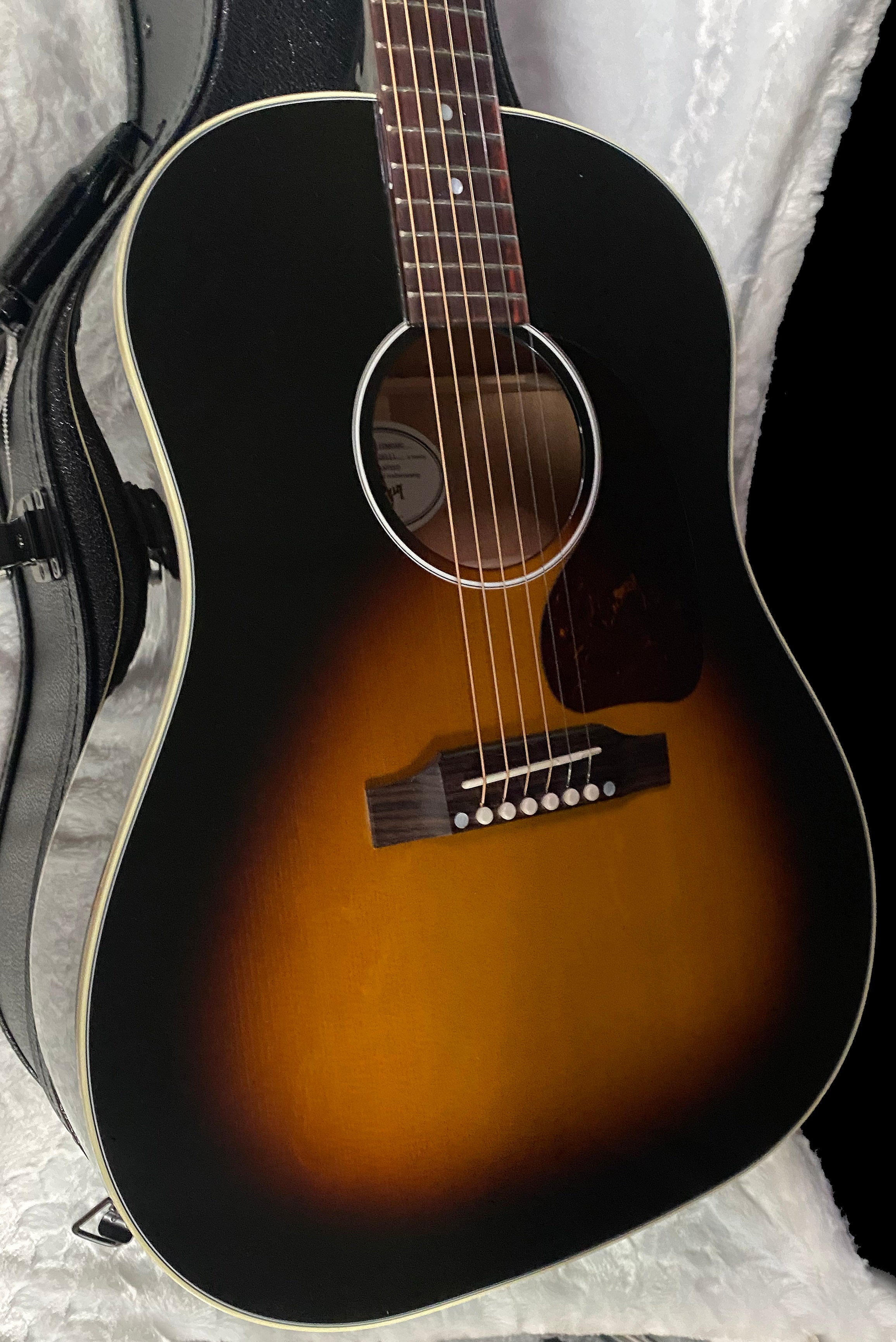 NEW! Gibson J-45 Standard Acoustic Electric Guitar - Vintage Sunburst - Authorized Dealer - 4.5lbs - G07423