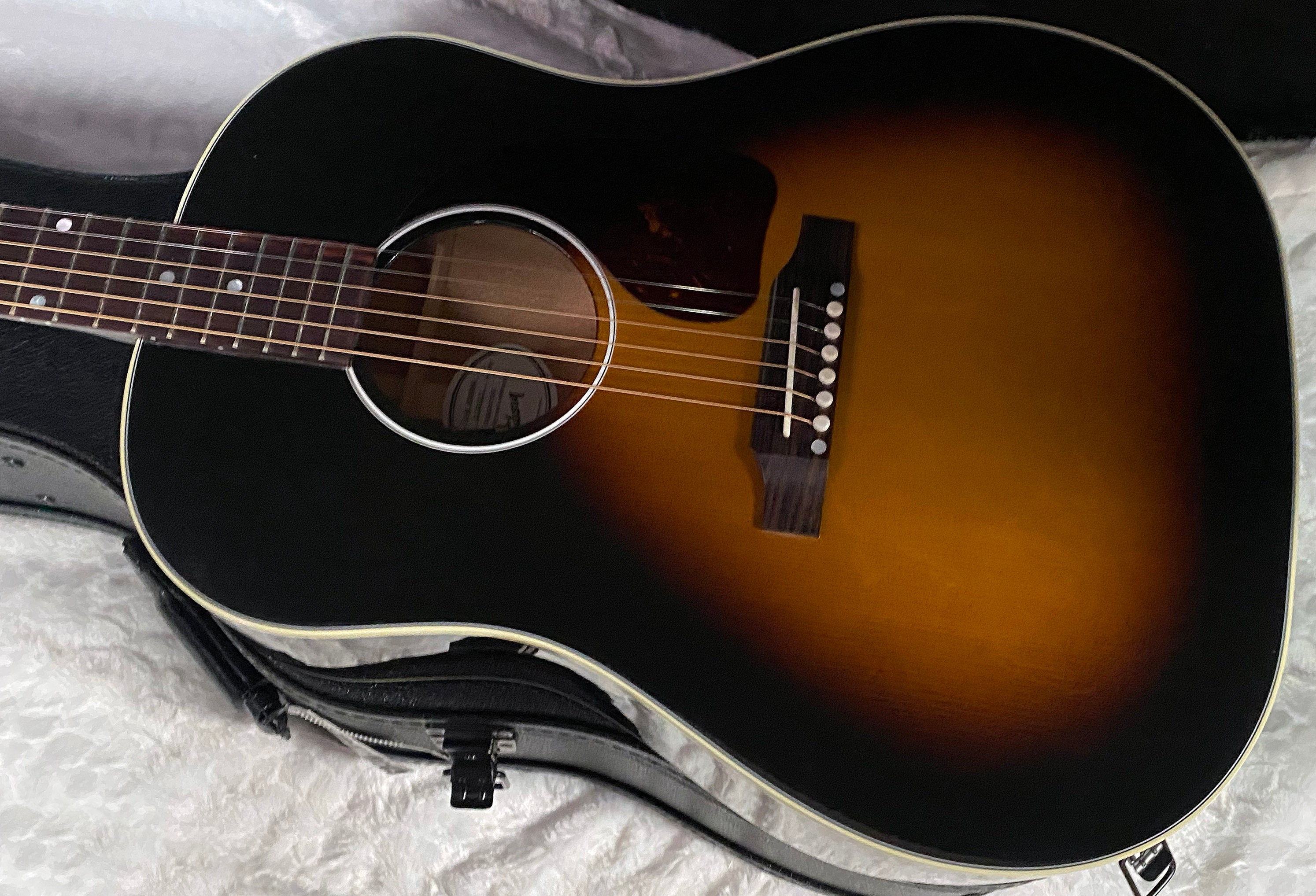 NEW! Gibson J-45 Standard Acoustic Electric Guitar - Vintage Sunburst - Authorized Dealer - 4.5lbs - G07423