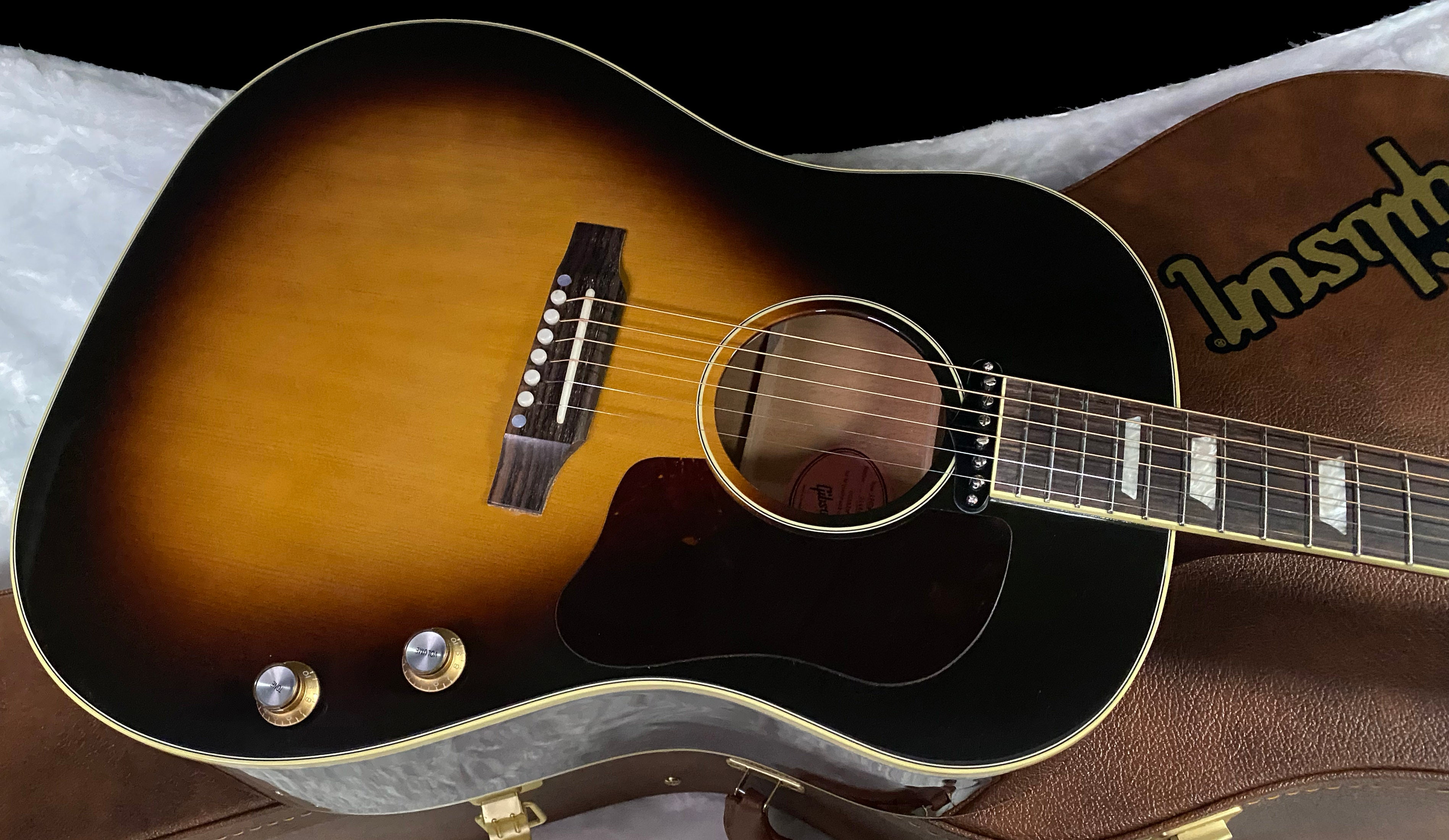 NEW ! Gibson J-160E Original - Vintage Sunburst - 4.7 lbs - Authorized Dealer - In Stock - G07419