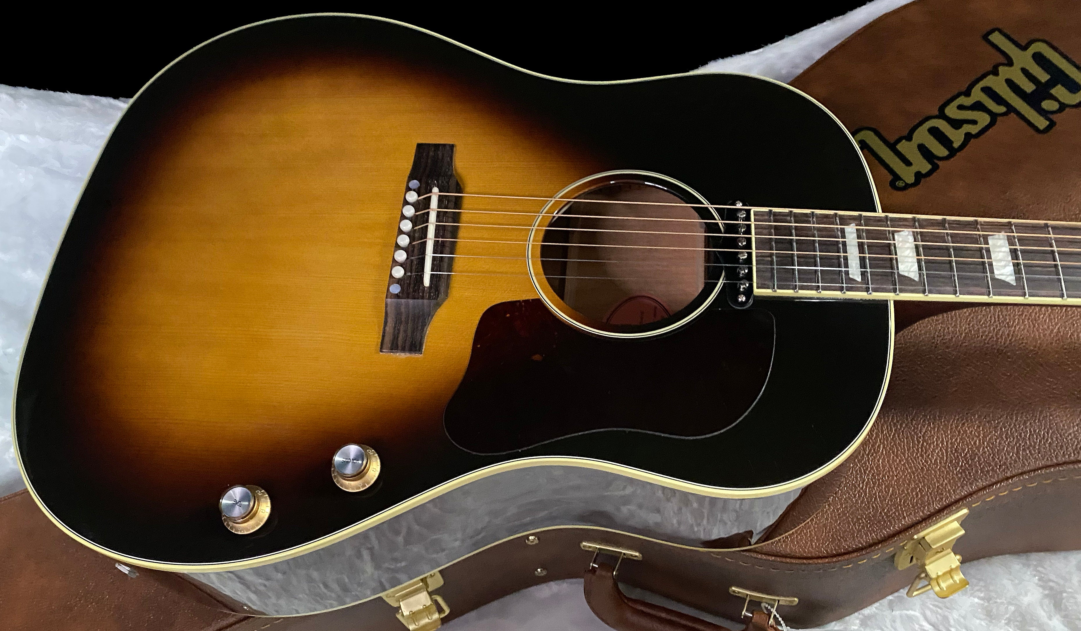 NEW ! Gibson J-160E Original - Vintage Sunburst - 4.7 lbs - Authorized Dealer - In Stock - G07419