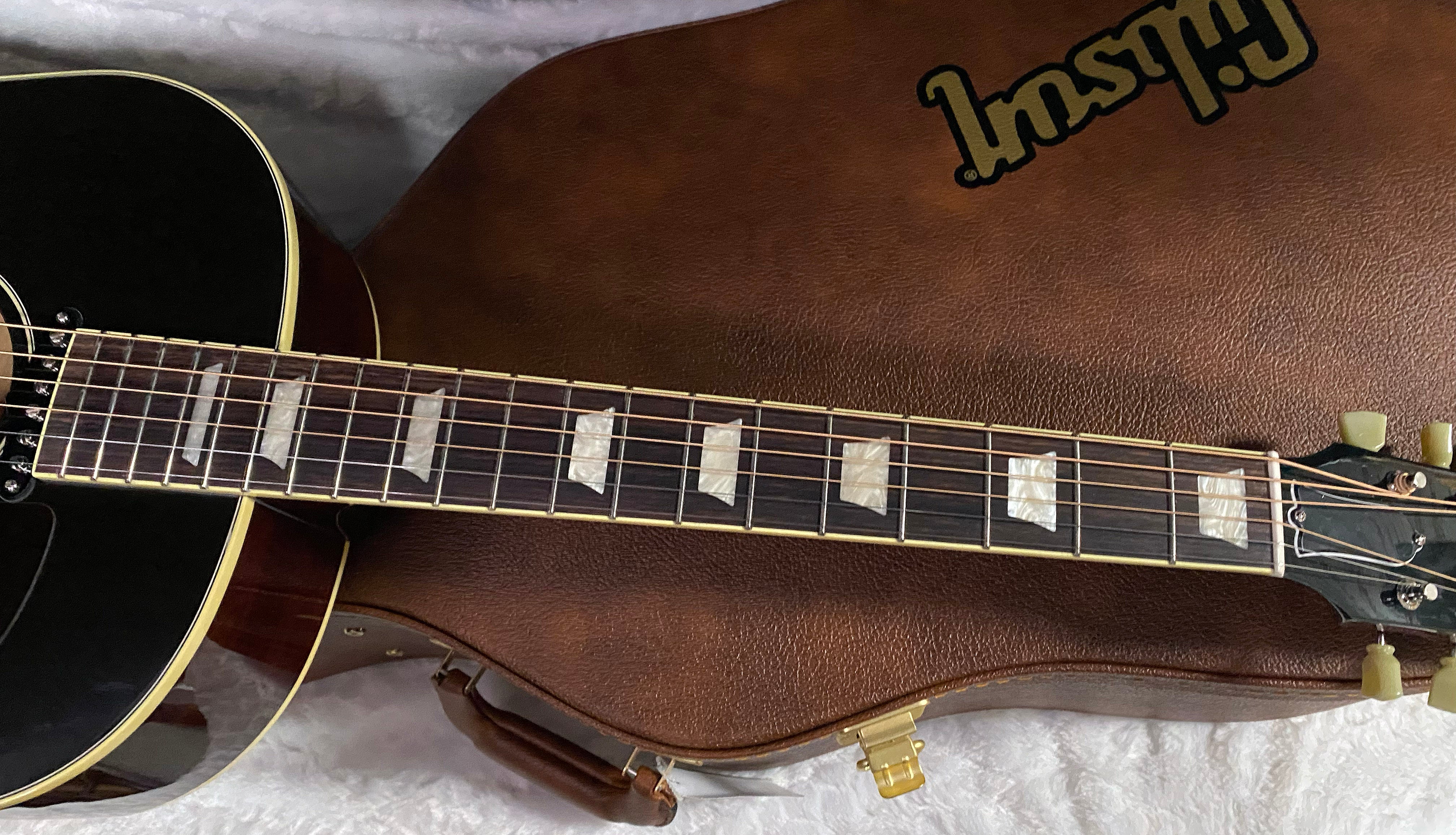 NEW ! Gibson J-160E Original - Vintage Sunburst - 4.7 lbs - Authorized Dealer - In Stock - G07419