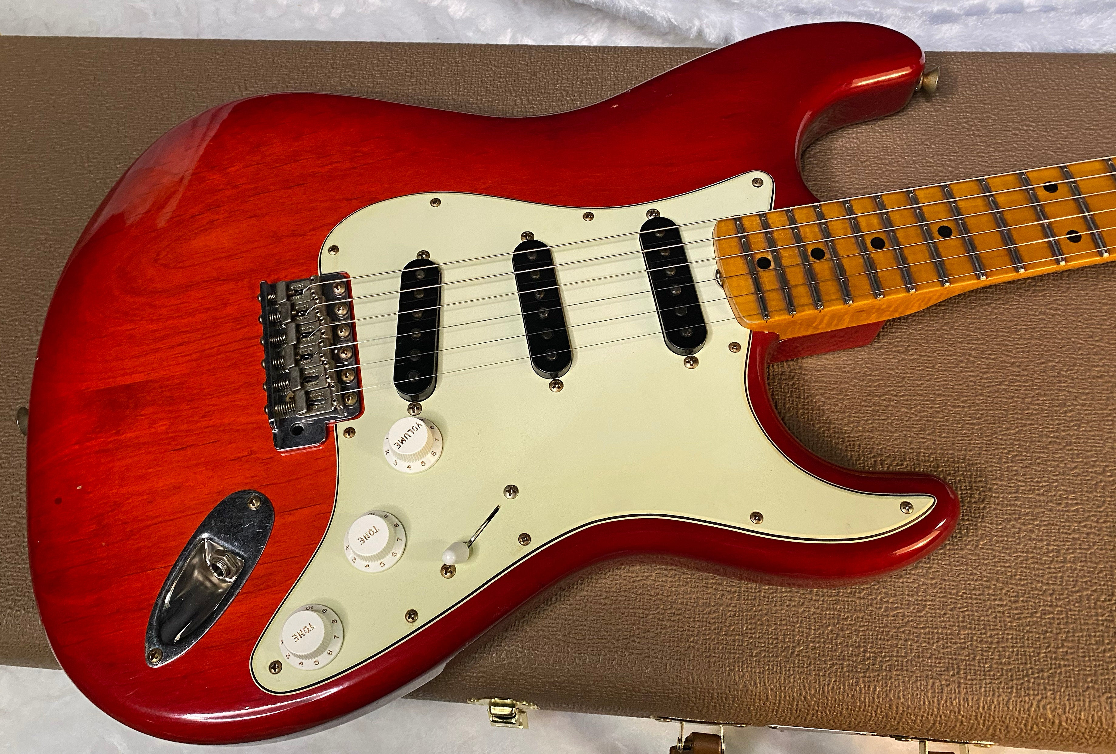 NEW Fender Custom Shop ' 62 Stratocaster Bizarre Guitar Exclusive Flamethrower - Journeyman Relic - Super Limited Edition - Transparent Red Burst - AAAA Flamed Maple Neck - 7.9 lbs - Authorized Dealer - G05945