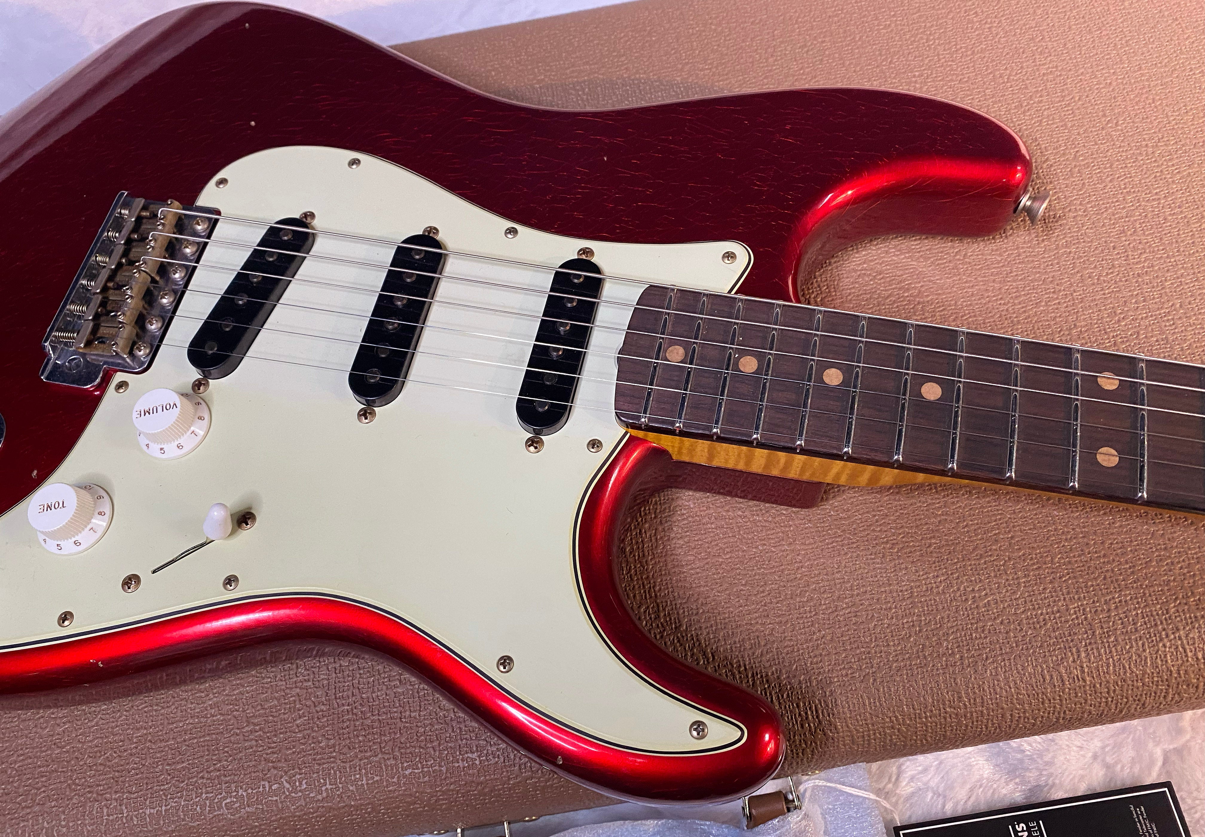 NEW ! Fender Custom Shop ' 62 Stratocaster Bizarre Guitar Exclusive Flamethrower - Journeyman Relic - Super Limited Edition - Candy Apple Red - AAAA Flamed Maple Neck - Authorized Dealer - G06784