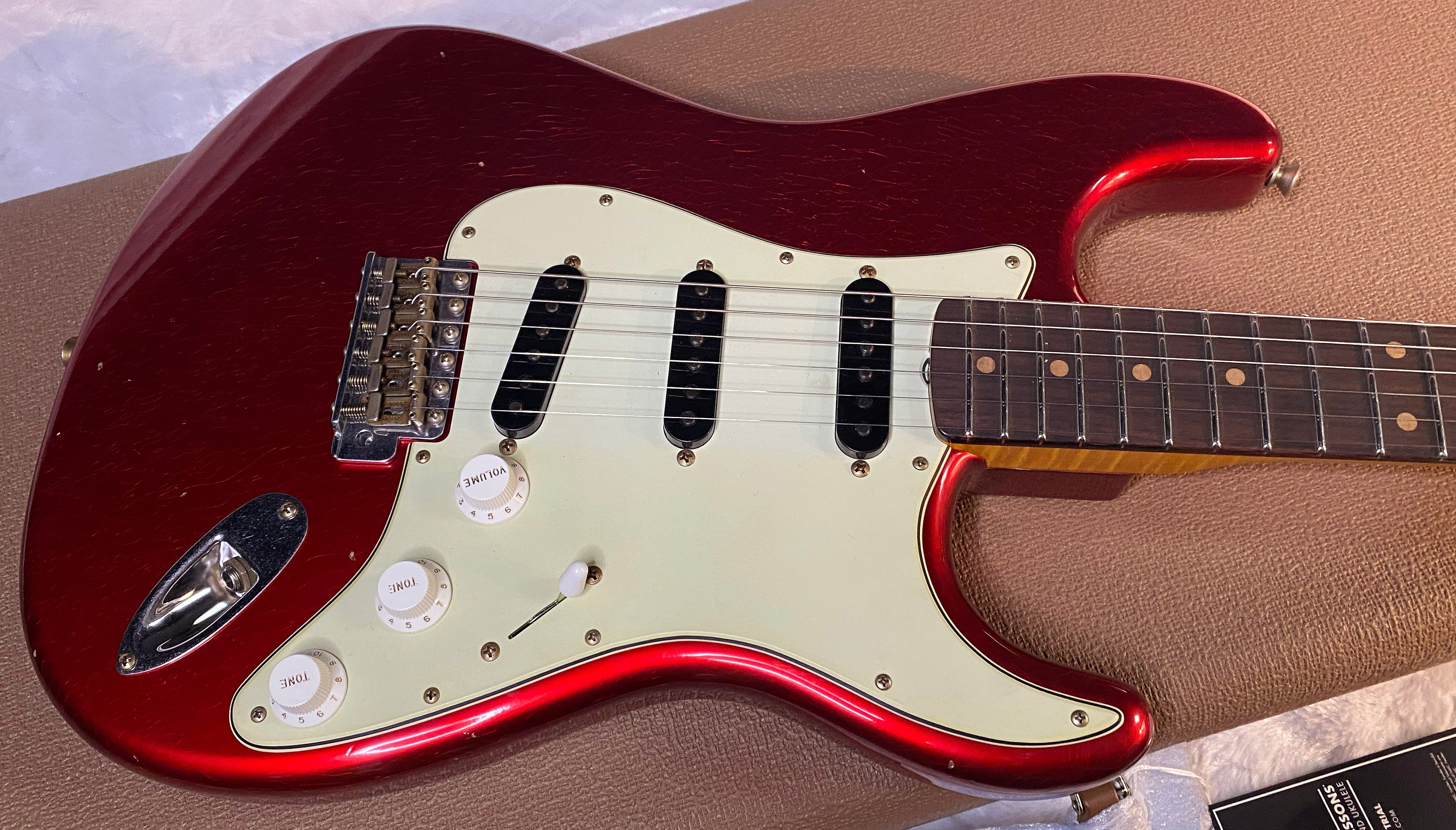 NEW ! Fender Custom Shop ' 62 Stratocaster Bizarre Guitar Exclusive Flamethrower - Journeyman Relic - Super Limited Edition - Candy Apple Red - AAAA Flamed Maple Neck - Authorized Dealer - G06784