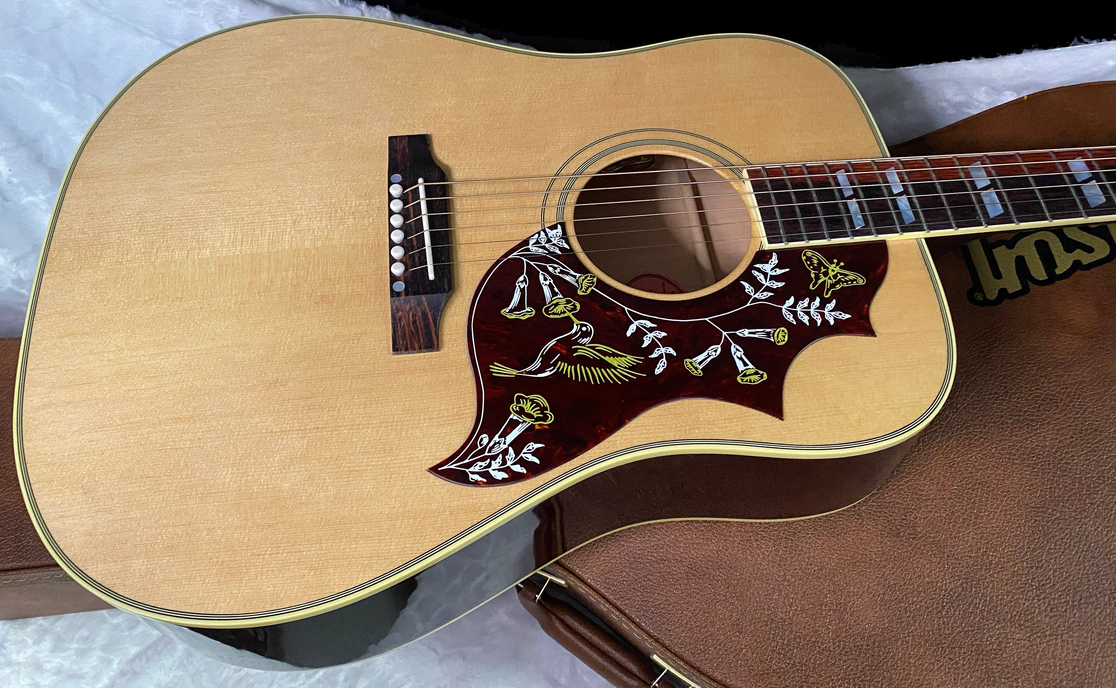 NEW ! Gibson Hummingbird Original - Antique Natural - Stunning Figured Spruce Top - WOW - 4.3 lbs - Acoustic Electric - Authorized Dealer - G07425