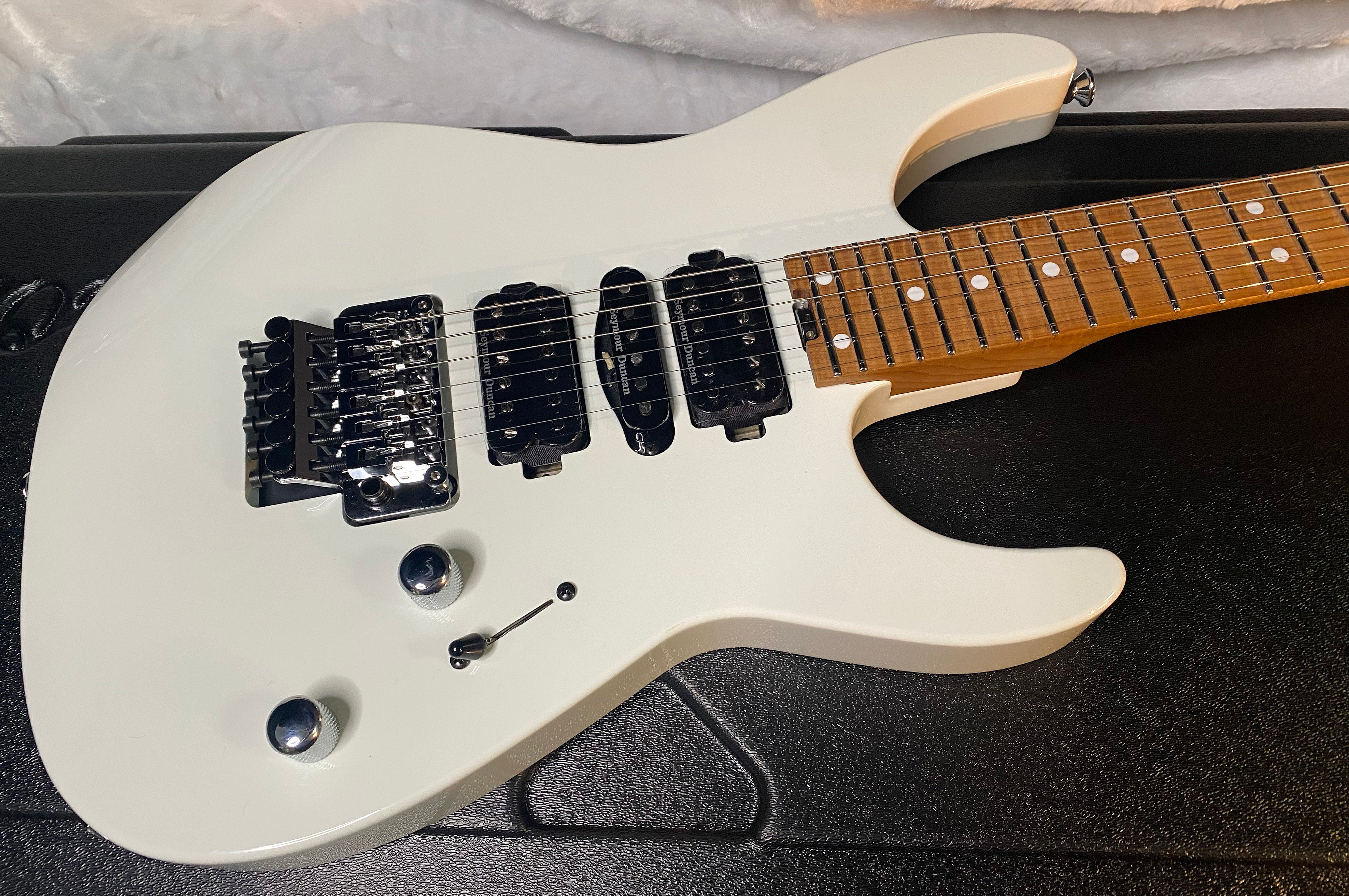NEW ! Jackson Custom Shop Dinky HSH - Roasted Maple Neck & Fretboard - DK - Olympic White - Authorized Dealer - 8.1 lbs - G06789