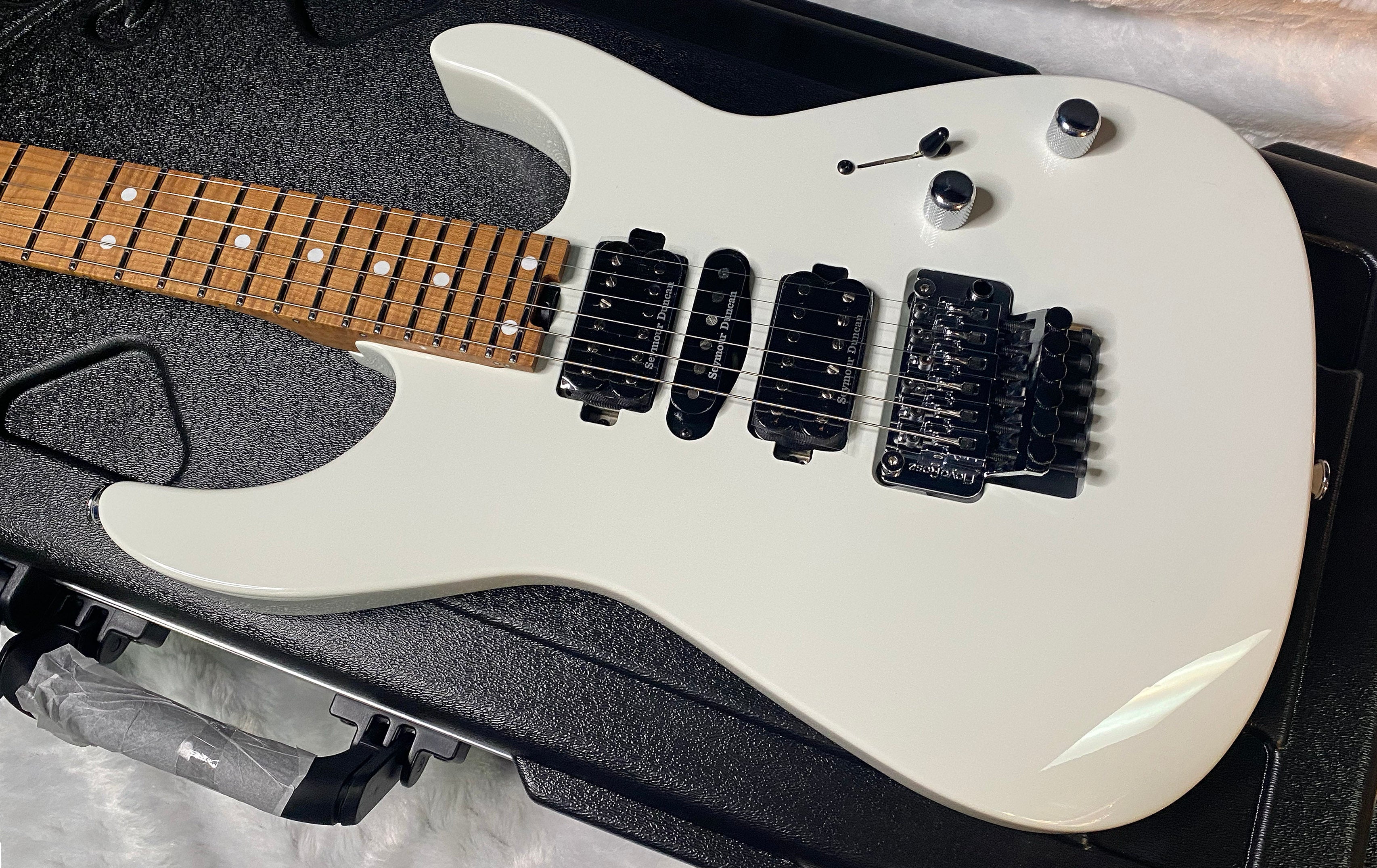 NEW ! Jackson Custom Shop Dinky HSH - Roasted Maple Neck & Fretboard - DK - Olympic White - Authorized Dealer - 8.1 lbs - G06789