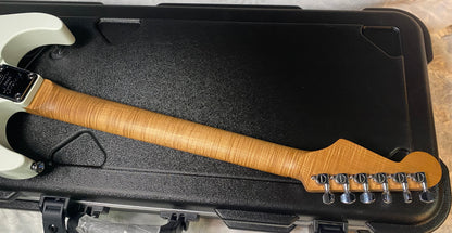 NEW ! Jackson Custom Shop Dinky HSH - Roasted Maple Neck & Fretboard - DK - Olympic White - Authorized Dealer - 8.1 lbs - G06789