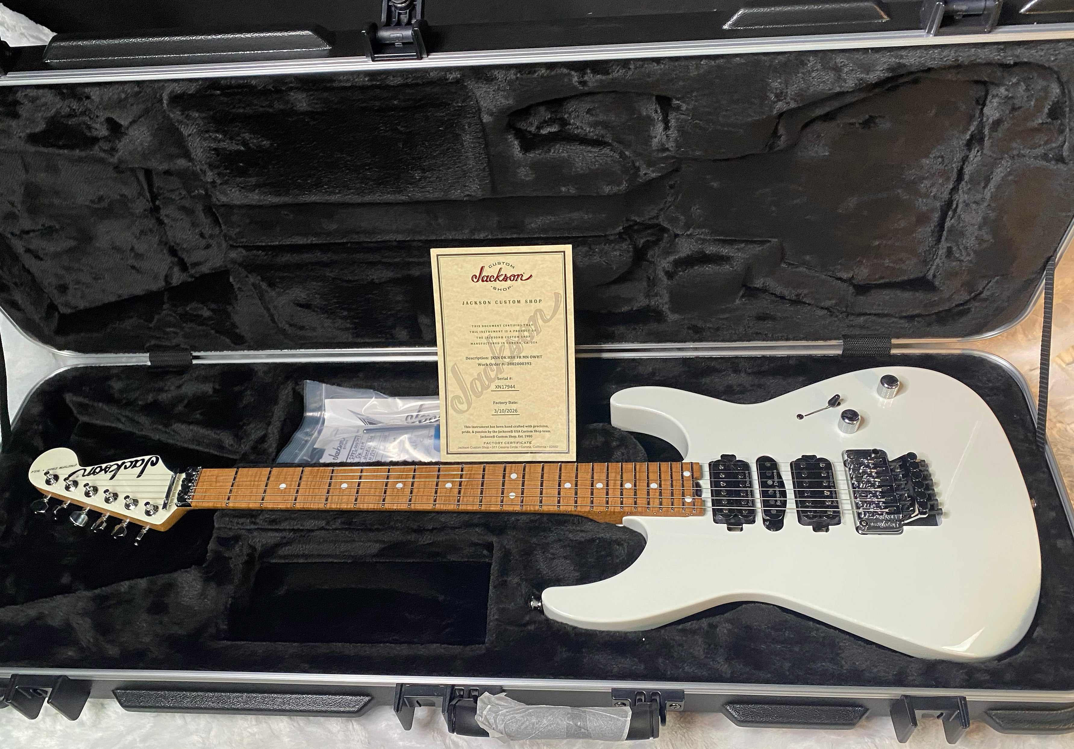 NEW ! Jackson Custom Shop Dinky HSH - Roasted Maple Neck & Fretboard - DK - Olympic White - Authorized Dealer - 8.1 lbs - G06789