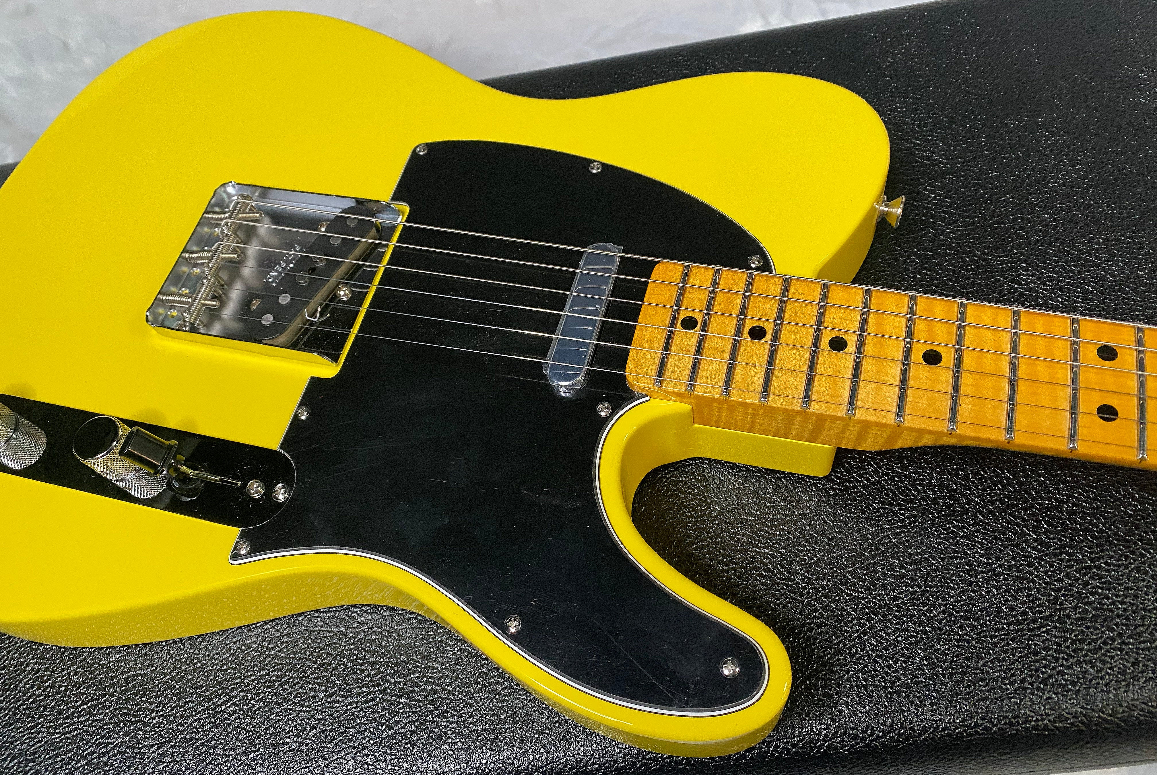 NEW! Fender Custom Shop Flamethrower Telecaster Custom - NOS - Modern Specs - Texas Special Pick-Ups - AAAA Flamed Neck - Graffiti Yellow - Authorized Dealer - 7.5lbs - G06790