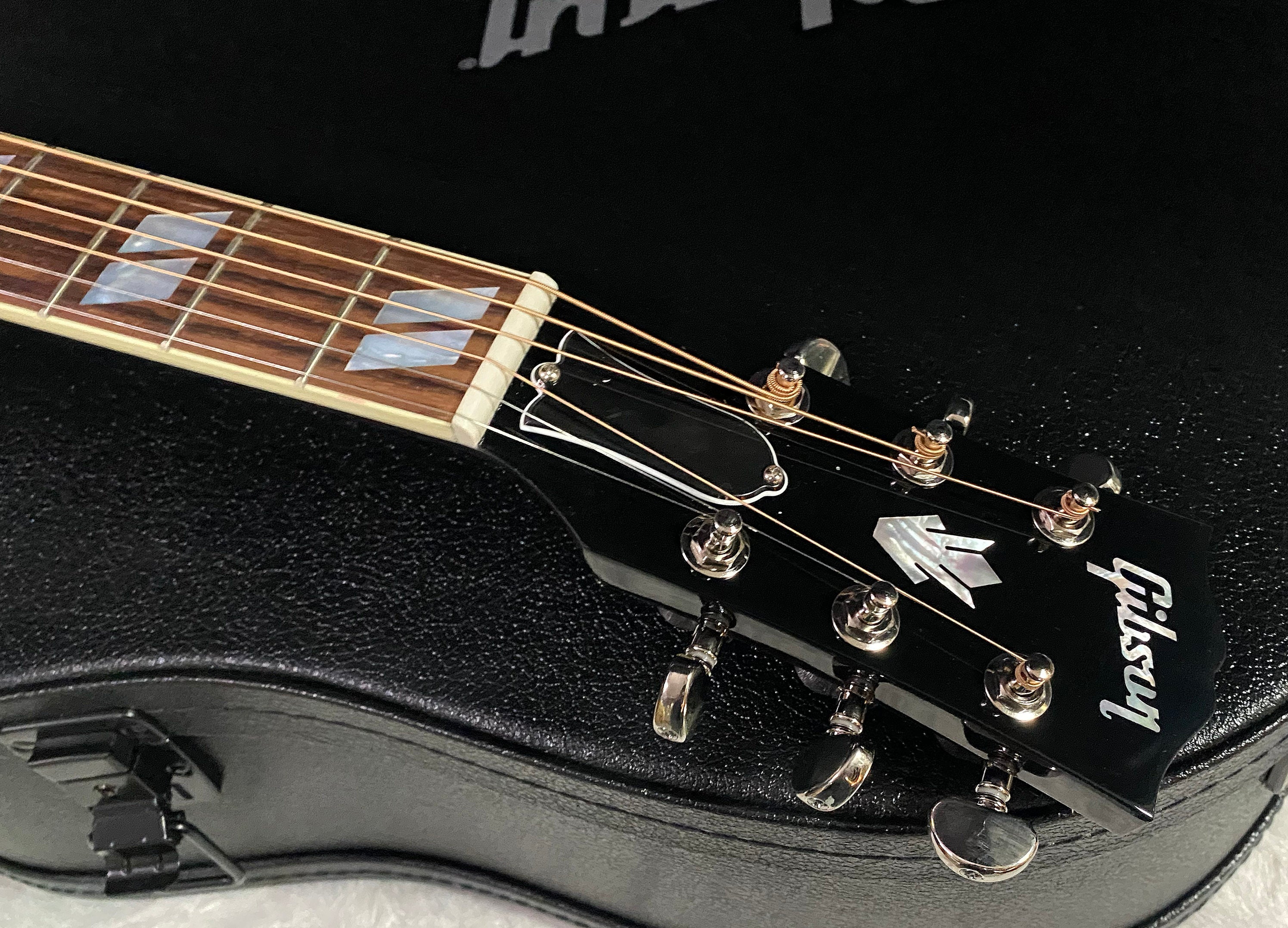 NEW ! Gibson Hummingbird Standard - Vintage Sunburst - Acoustic Electric - Authorized Dealer - 4.75lbs - G07416