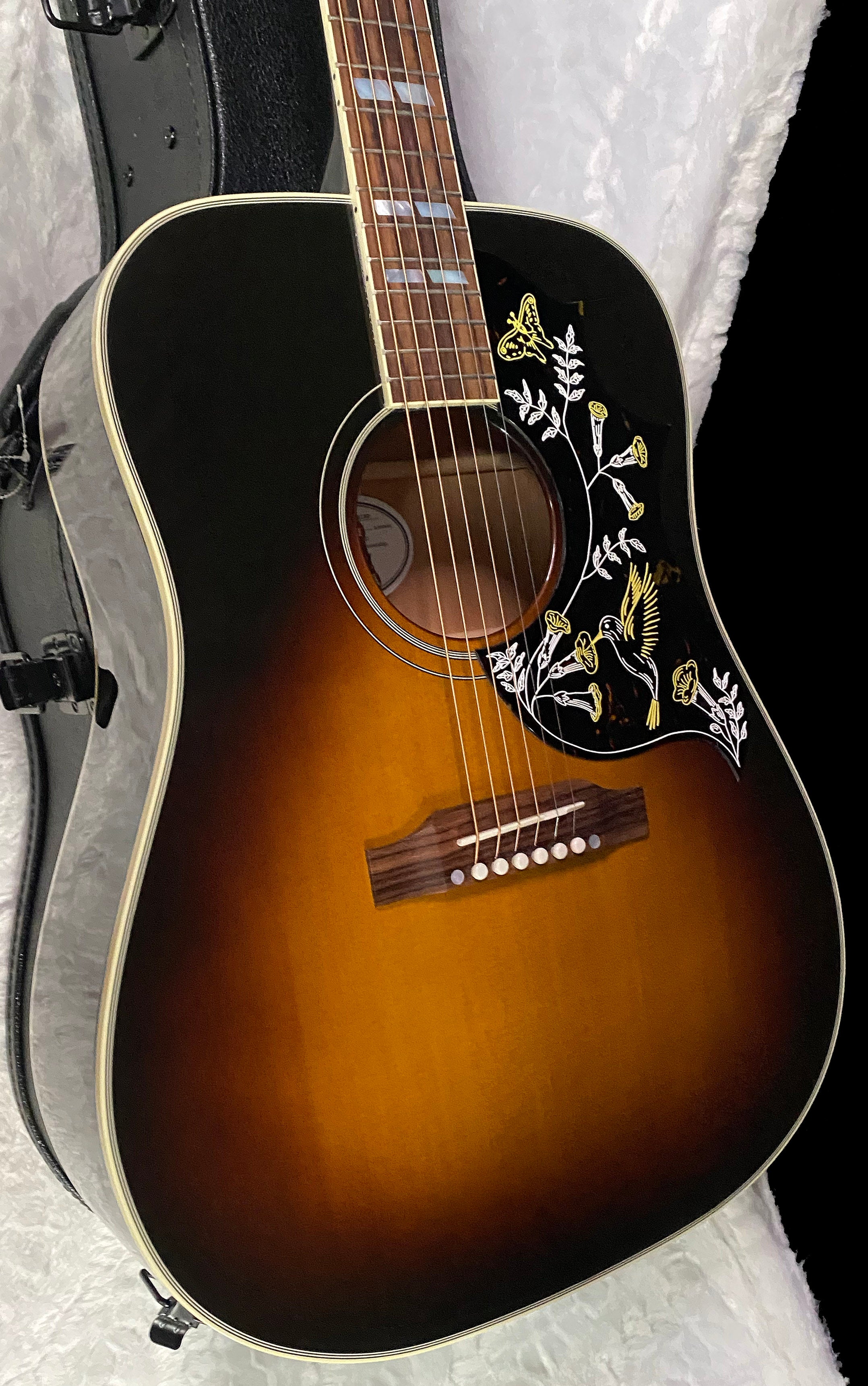 NEW ! Gibson Hummingbird Standard - Vintage Sunburst - Acoustic Electric - Authorized Dealer - 4.75lbs - G07416