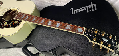 NEW Gibson SJ-200 Standard - Classic White - Authorized Dealer - 5.4 lbs - G07421