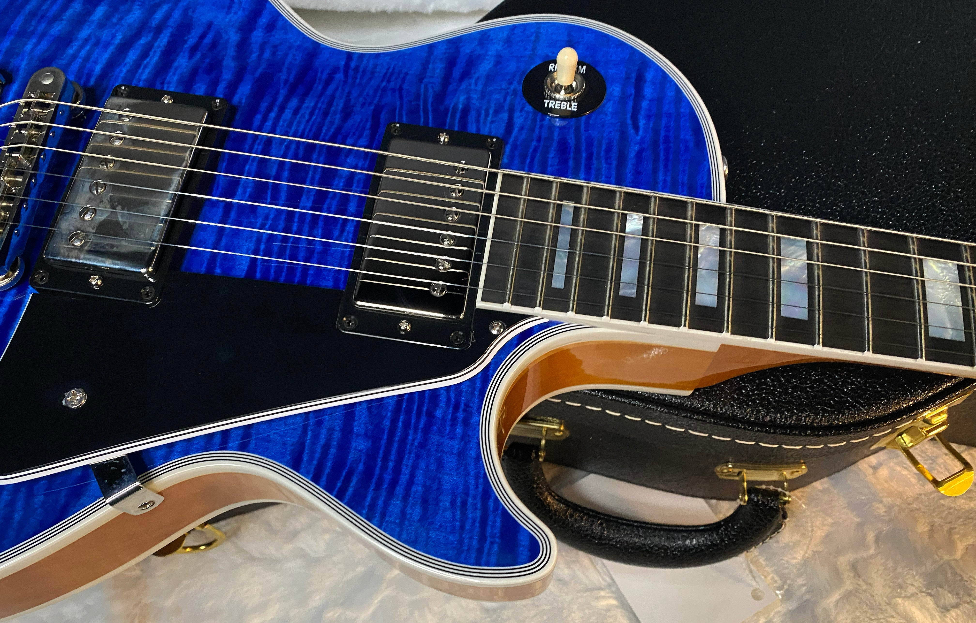 NEW! Gibson Dealer Select Custom Shop Les Paul Custom AAA Figured Flame Top - Transparent Blue / Natural Back - Authorized Dealer - WOW! 8.3 lbs - G05971