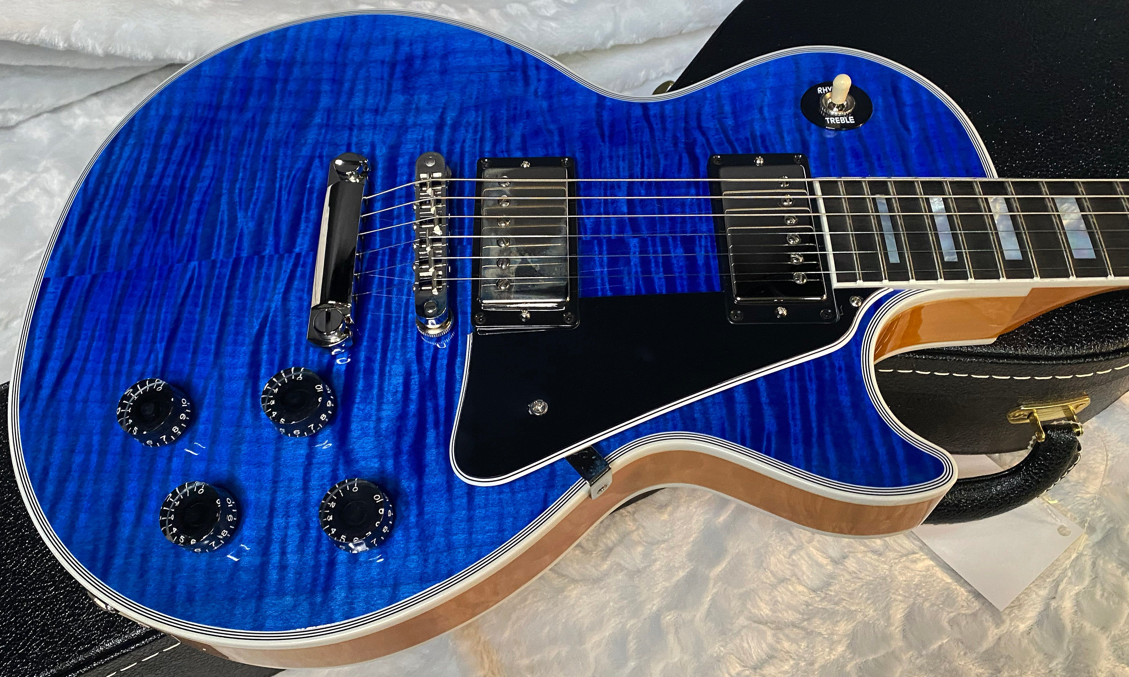 NEW! Gibson Dealer Select Custom Shop Les Paul Custom AAA Figured Flame Top - Transparent Blue / Natural Back - Authorized Dealer - WOW! 8.3 lbs - G05971