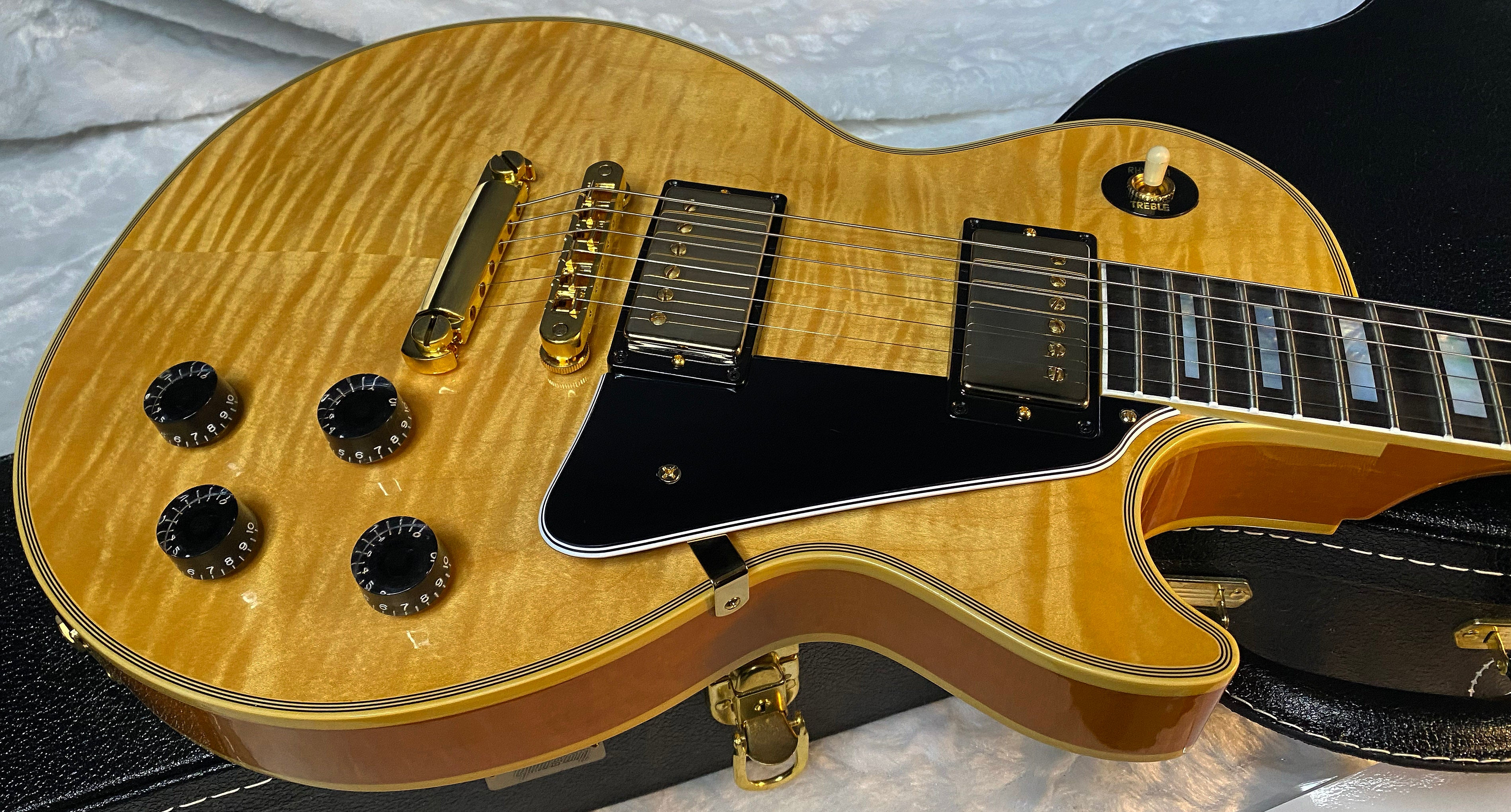 NEW! Gibson Dealer Select Custom Shop Les Paul Custom AAA Figured Flame Top - Antique Natural - Authorized Dealer - WOW! 8.9 lbs - G05981