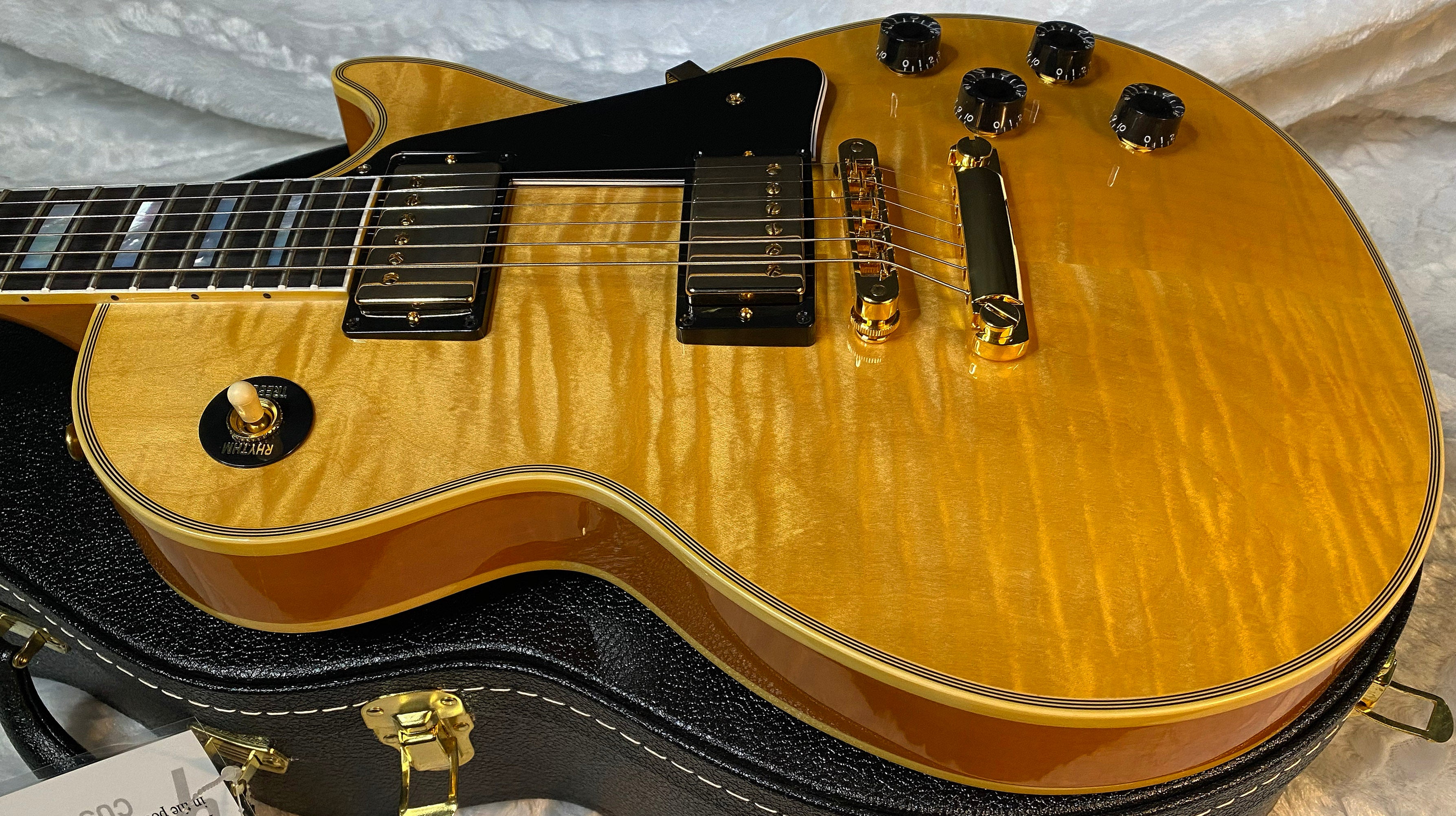 NEW! Gibson Dealer Select Custom Shop Les Paul Custom AAA Figured Flame Top - Antique Natural - Authorized Dealer - WOW! 8.9 lbs - G05981