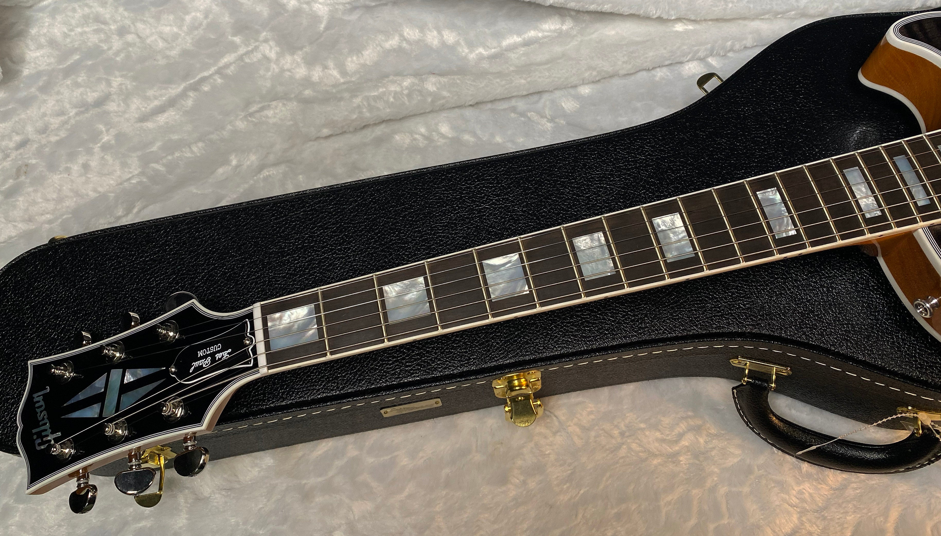 NEW! Gibson Dealer Select Custom Shop Les Paul Custom AAA Figured Flame Top - Transparent Black / Natural Back - Authorized Dealer - WOW! WOW! WOW! 8.9 lbs - G05989