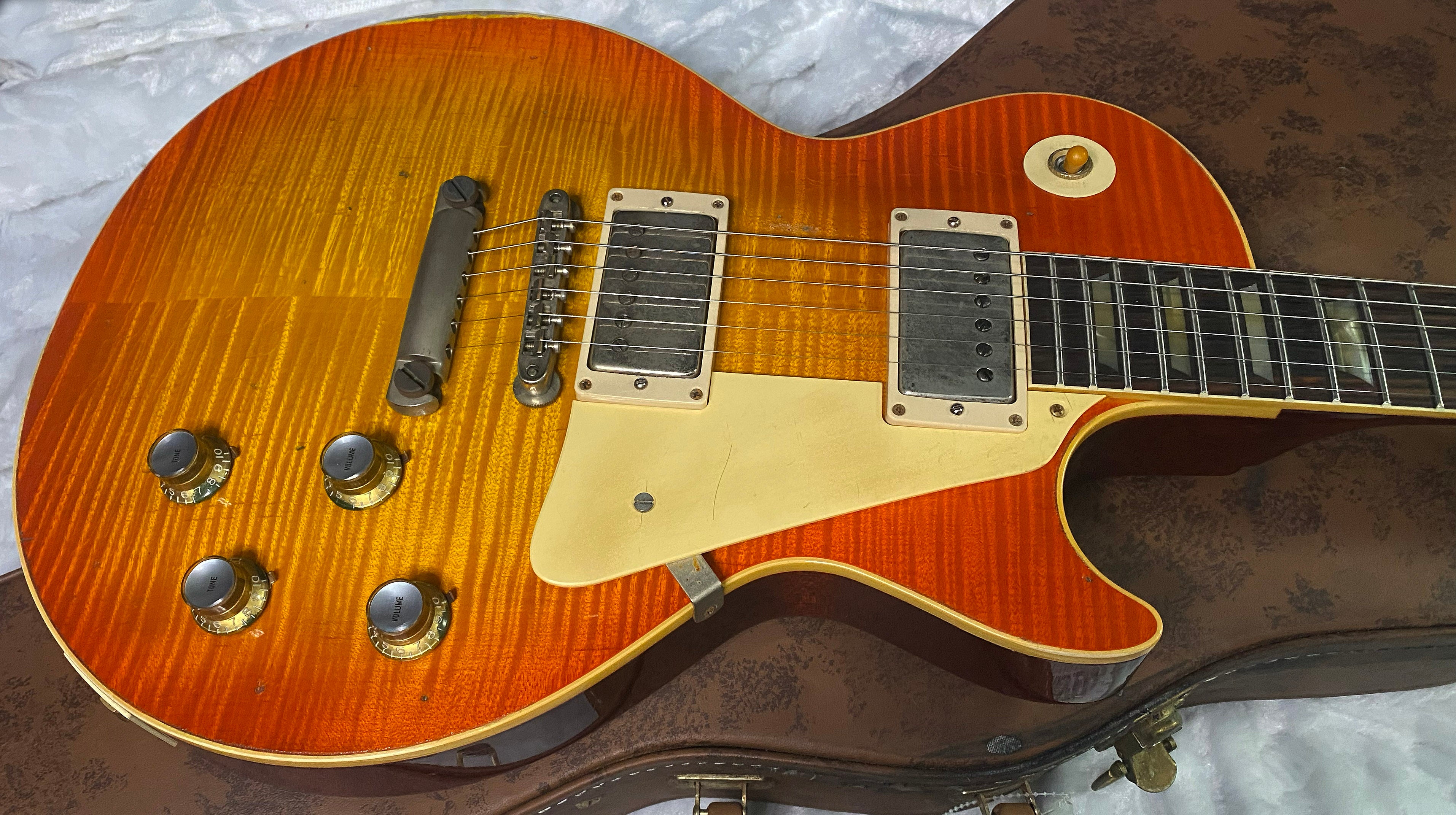 NEW! Gibson Custom 1960 Les Paul Standard Reissue - Tangerine Burst, Murphy Lab Heavy Aged - Only 8.1 lbs - Super Tight Monster Flame Top - Authorized Dealer - G07435