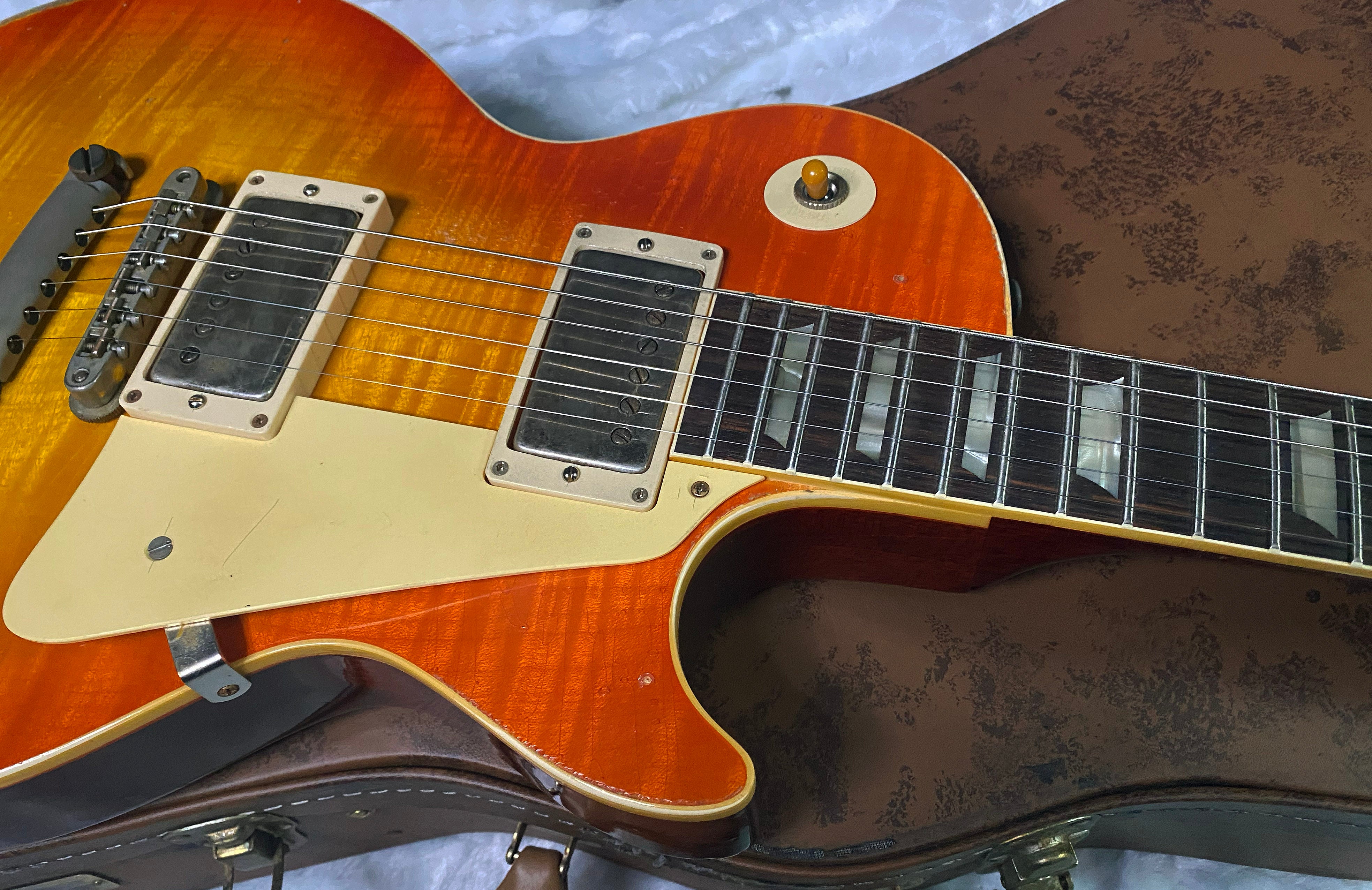 NEW! Gibson Custom 1960 Les Paul Standard Reissue - Tangerine Burst, Murphy Lab Heavy Aged - Only 8.1 lbs - Beautiful Curly Wild Flame Top - Authorized Dealer - G07434