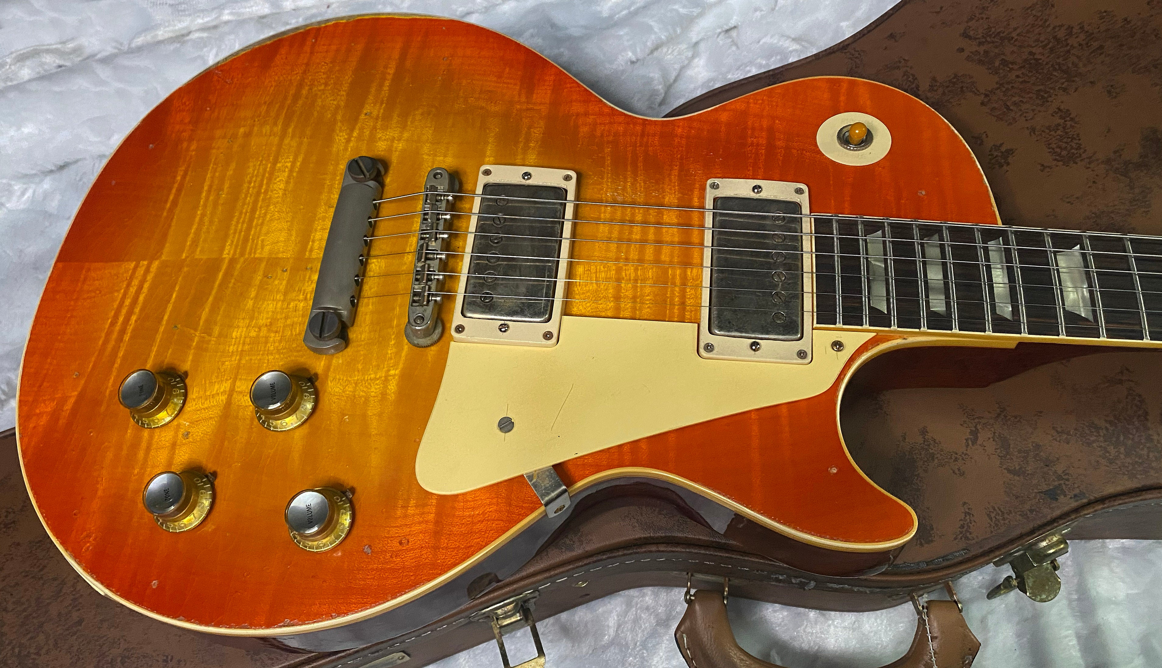 NEW! Gibson Custom 1960 Les Paul Standard Reissue - Tangerine Burst, Murphy Lab Heavy Aged - Only 8.1 lbs - Beautiful Curly Wild Flame Top - Authorized Dealer - G07434