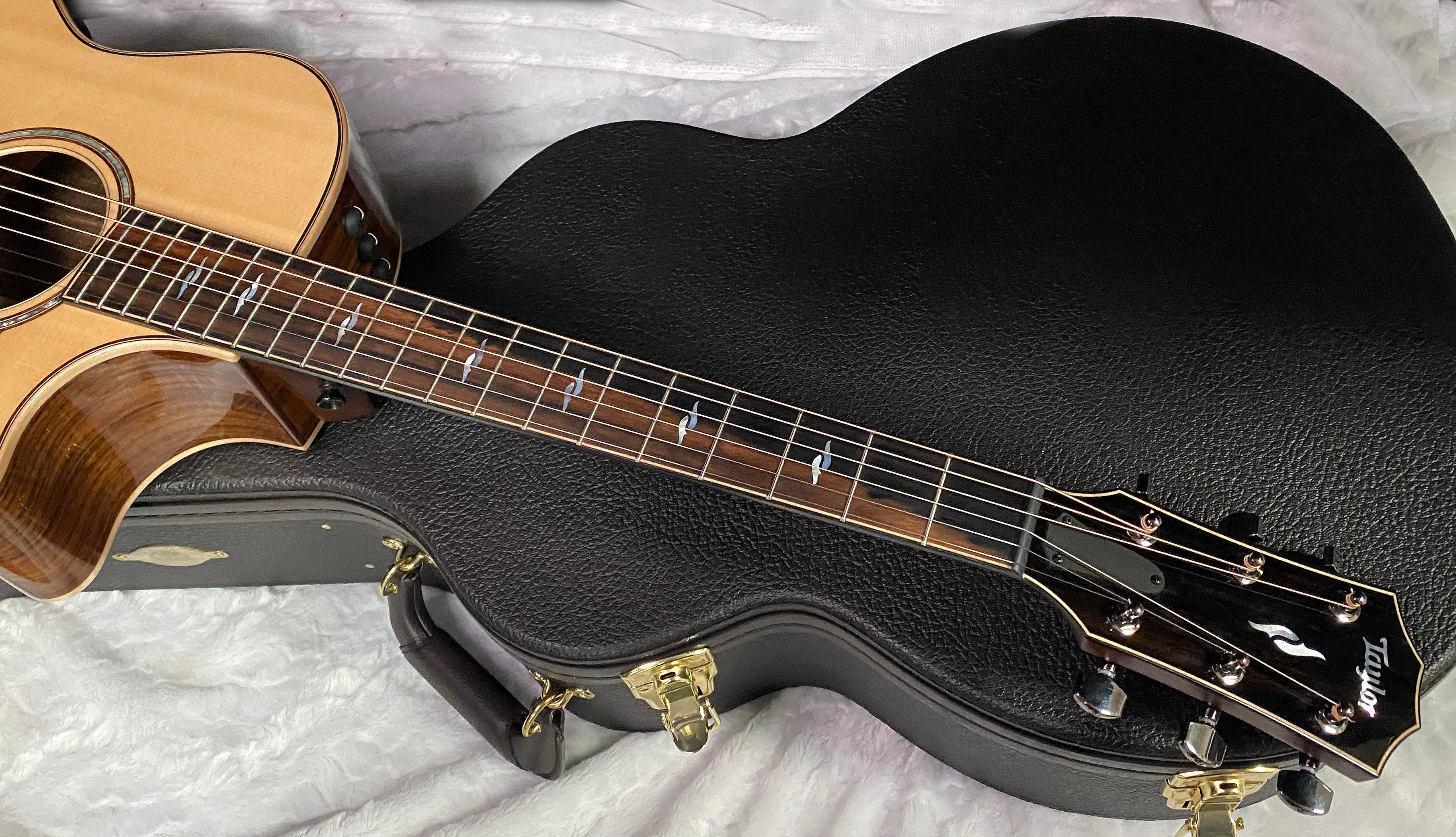 MINT! Taylor 814ce Acoustic-Electric Guitar - ES2 Electronics - 4.7lbs - Authorized Dealer - G07437