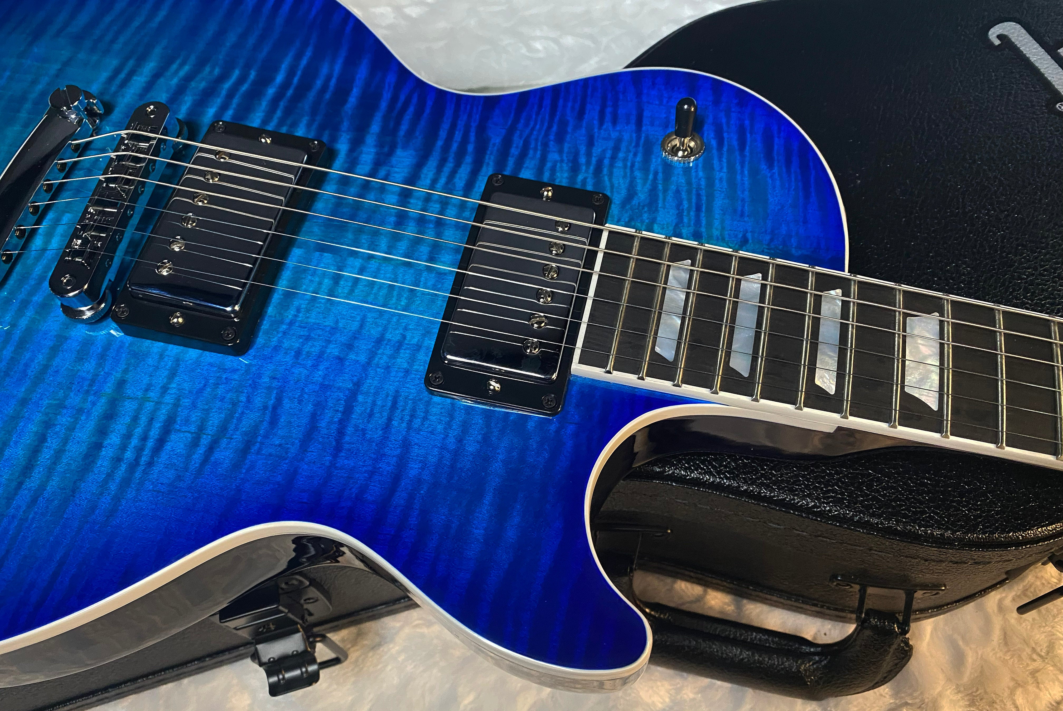 NEW ! Gibson Les Paul Modern Figured - Cobalt Burst - Beautiful Flame Top! Authorized Dealer - Only 7.7 lbs - G06032