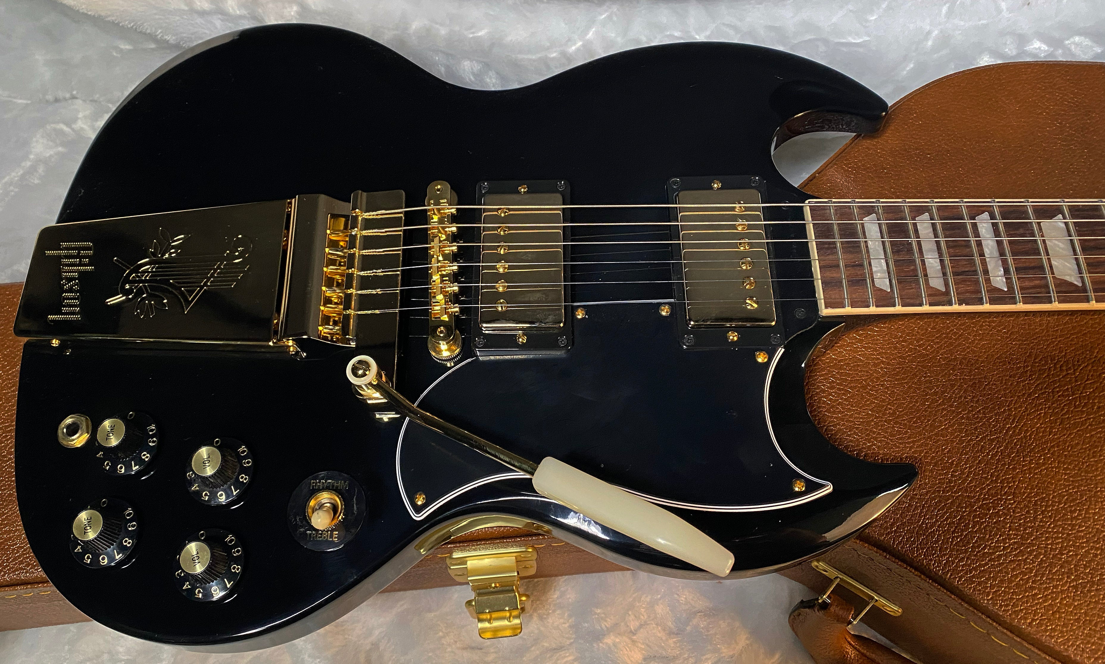 NEW ! Gibson LIMITED EDITION SG Standard '61 Maestro Vibrola - T-Type Pick-Ups - Gold Hardware - - Authorized Dealer - 7.4 lbs - G06033